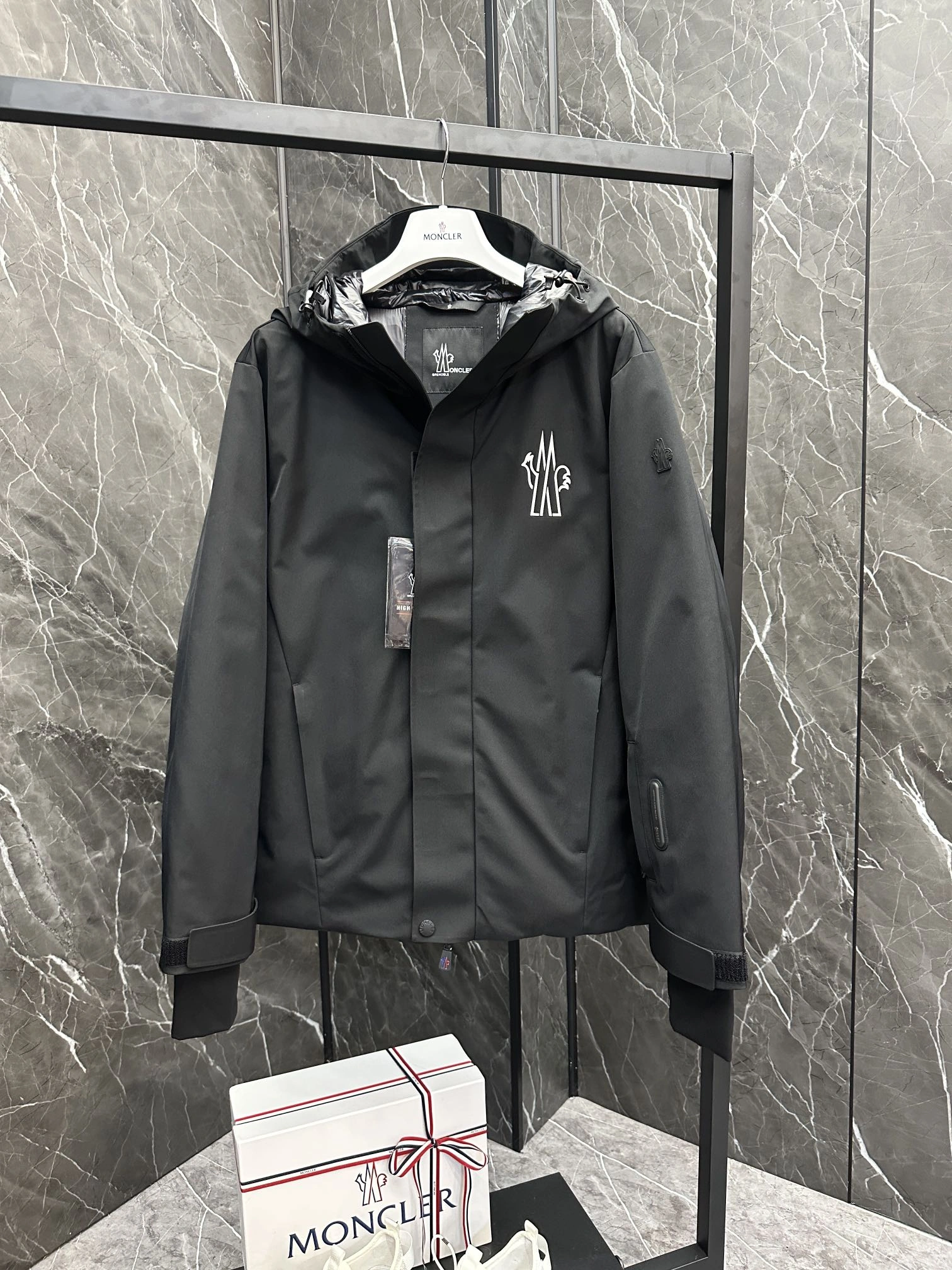 Moncler Down Jackets OdorResistant 145715