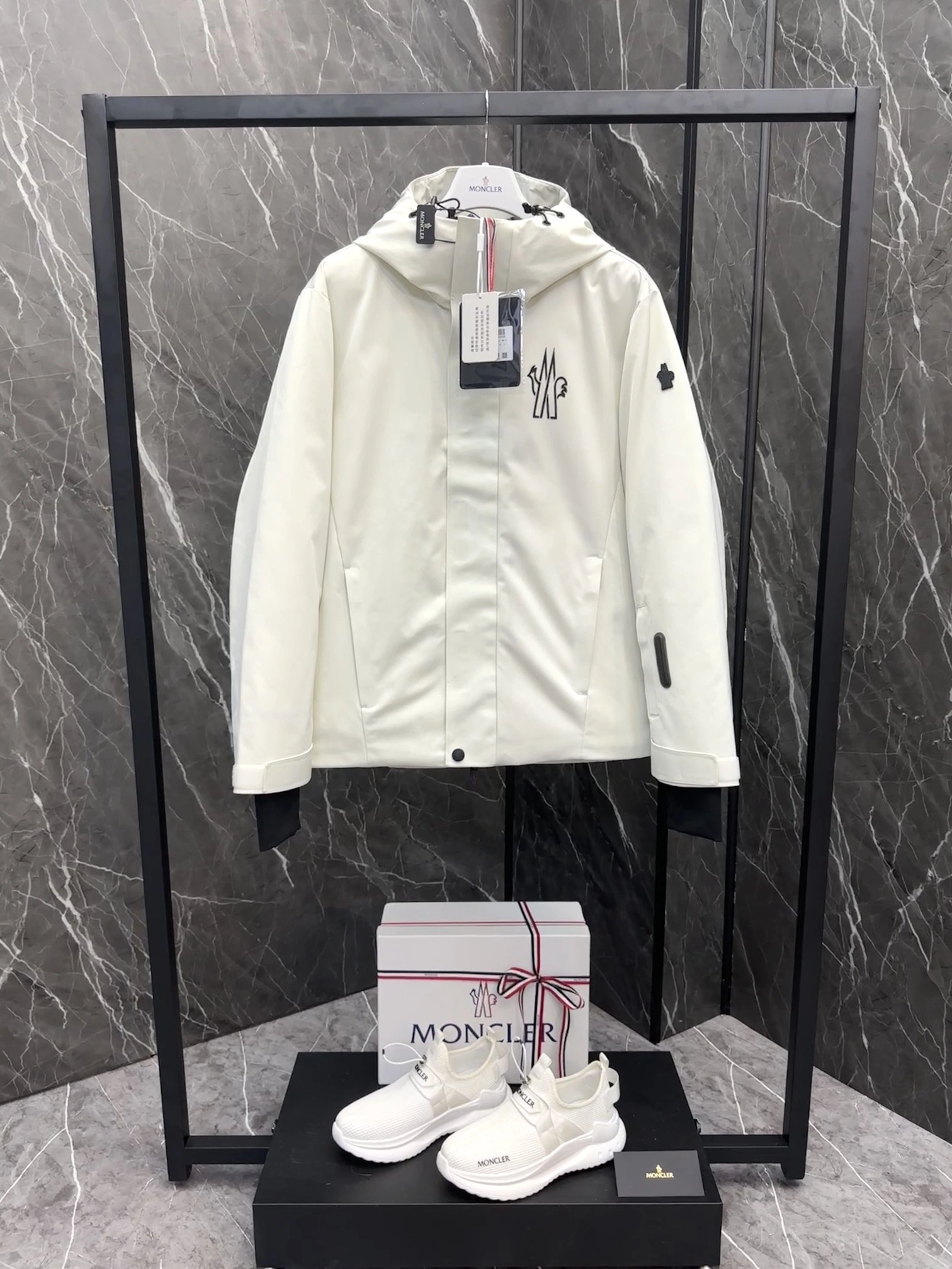 Attractive Moncler Down Jackets 145707
