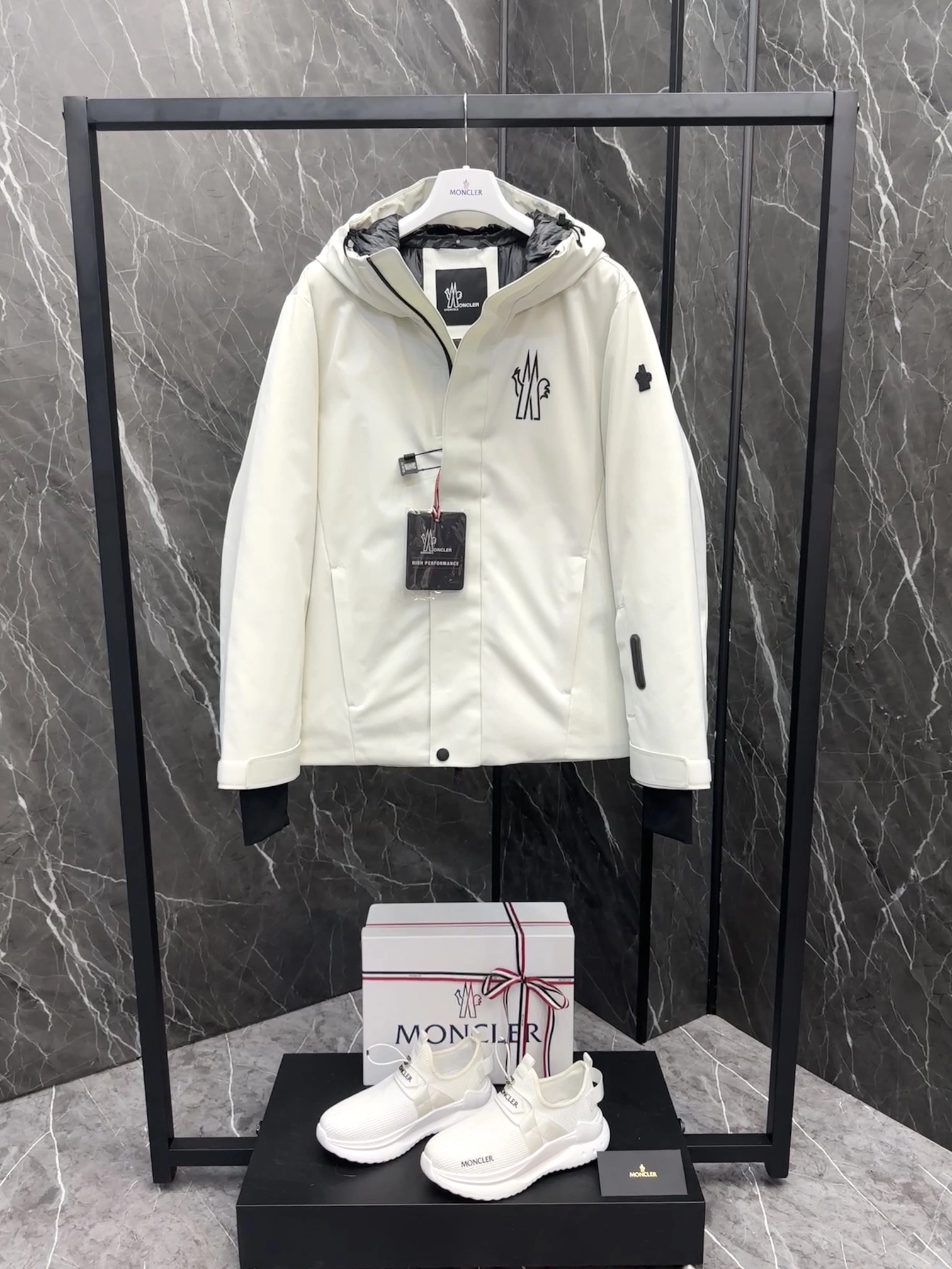 Attractive Moncler Down Jackets 145707