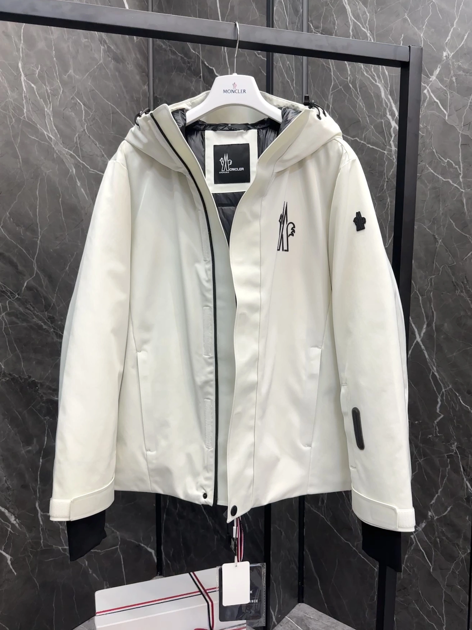 Attractive Moncler Down Jackets 145707