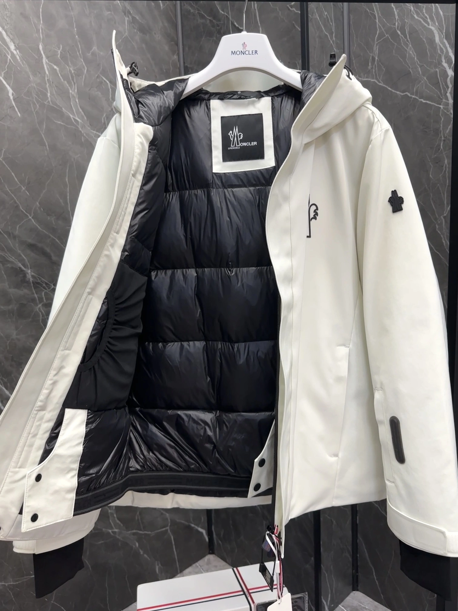 Attractive Moncler Down Jackets 145707