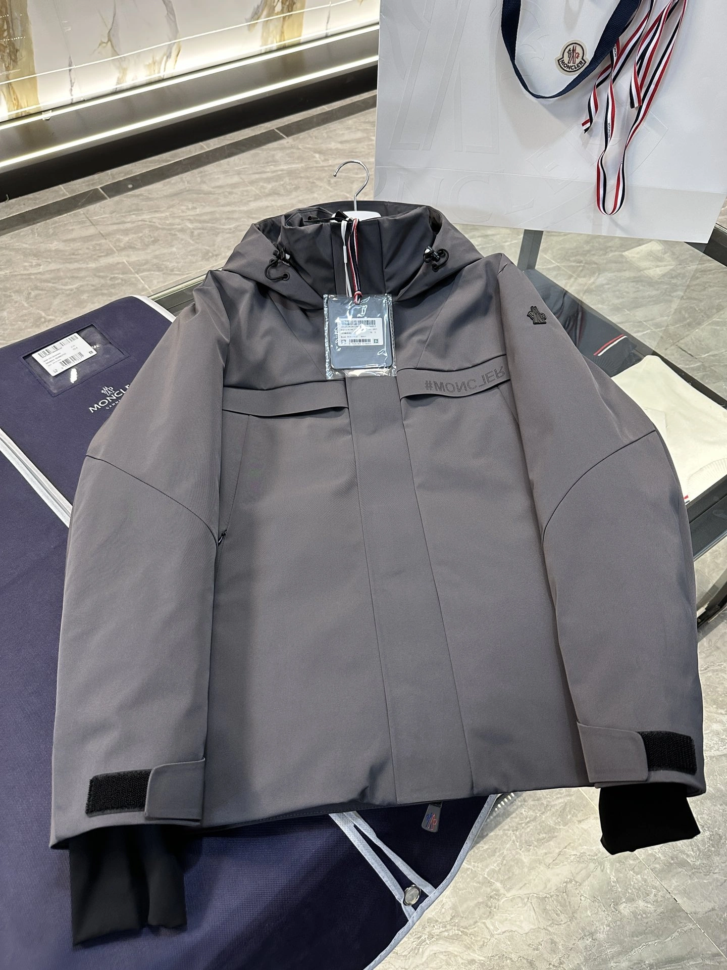 Moncler Down Jackets Unisex 145698
