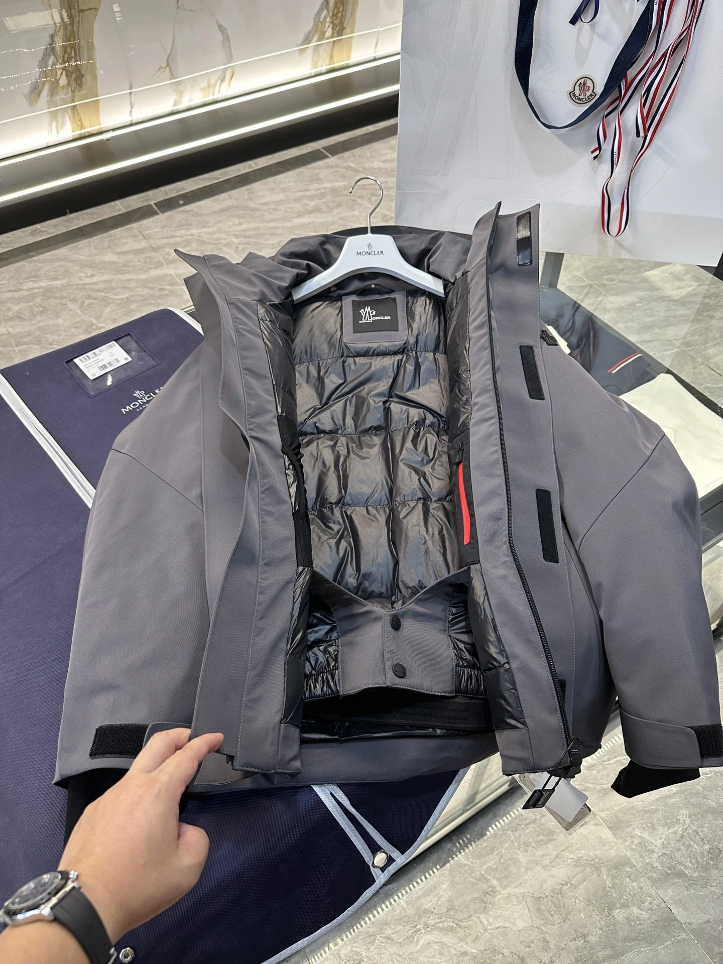 Moncler Down Jackets Unisex 145698