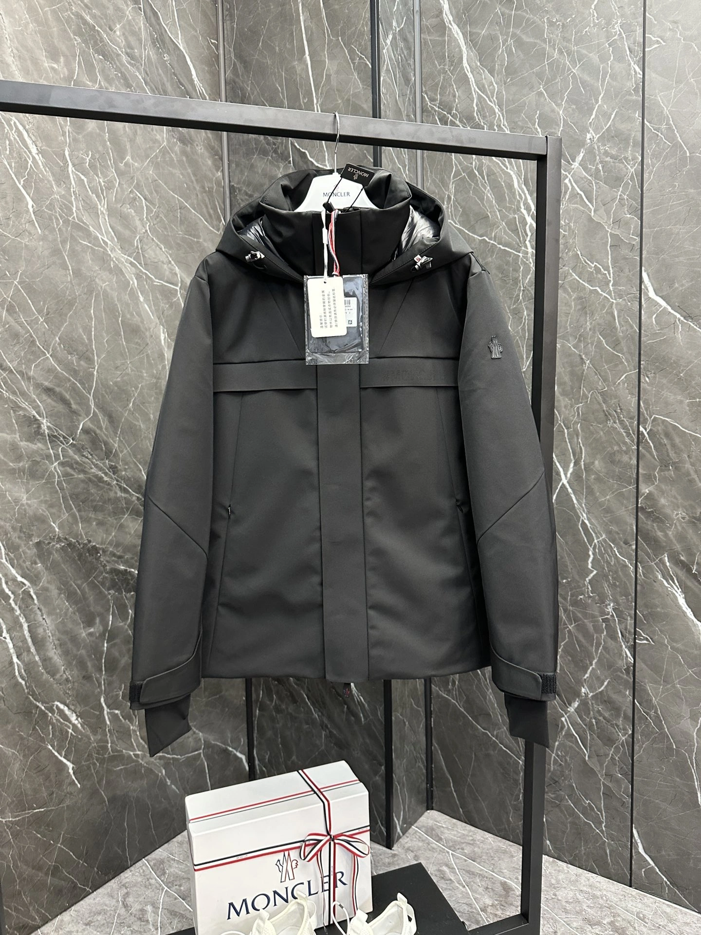 Effortless Moncler Down Jackets 145719