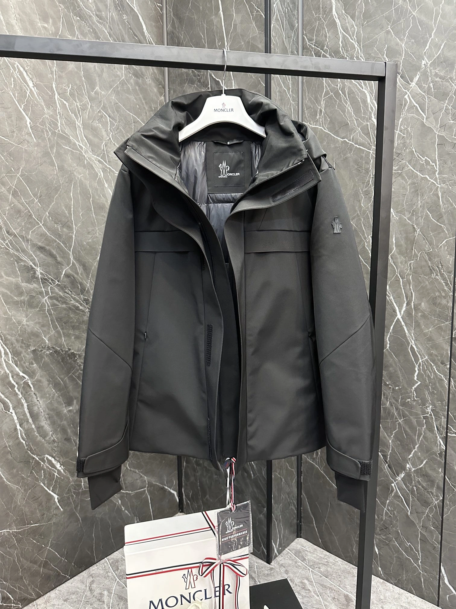 Effortless Moncler Down Jackets 145719