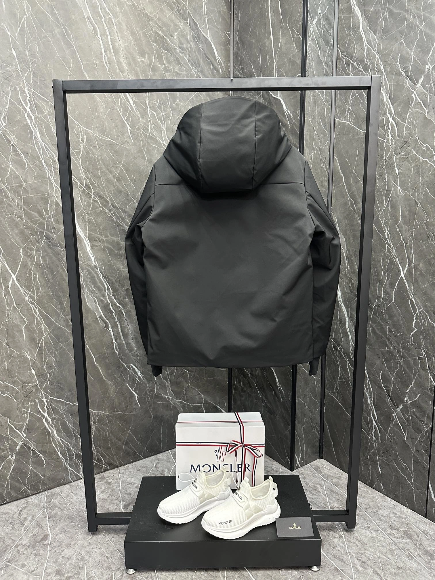 Effortless Moncler Down Jackets 145719