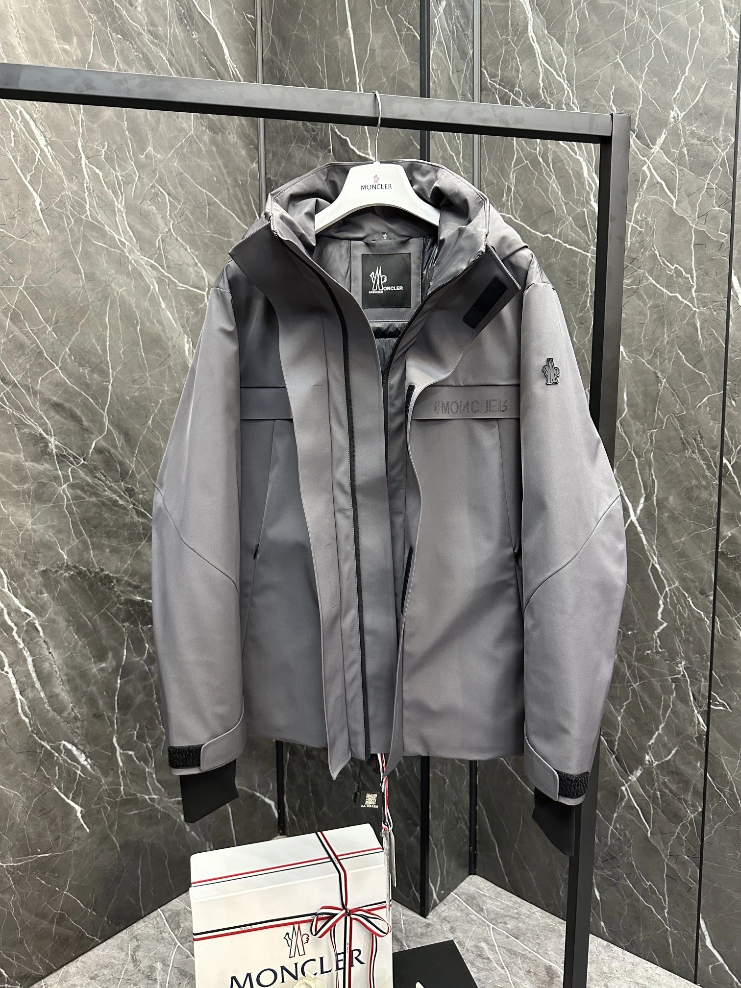 Moncler Down Jackets FastDry 145716