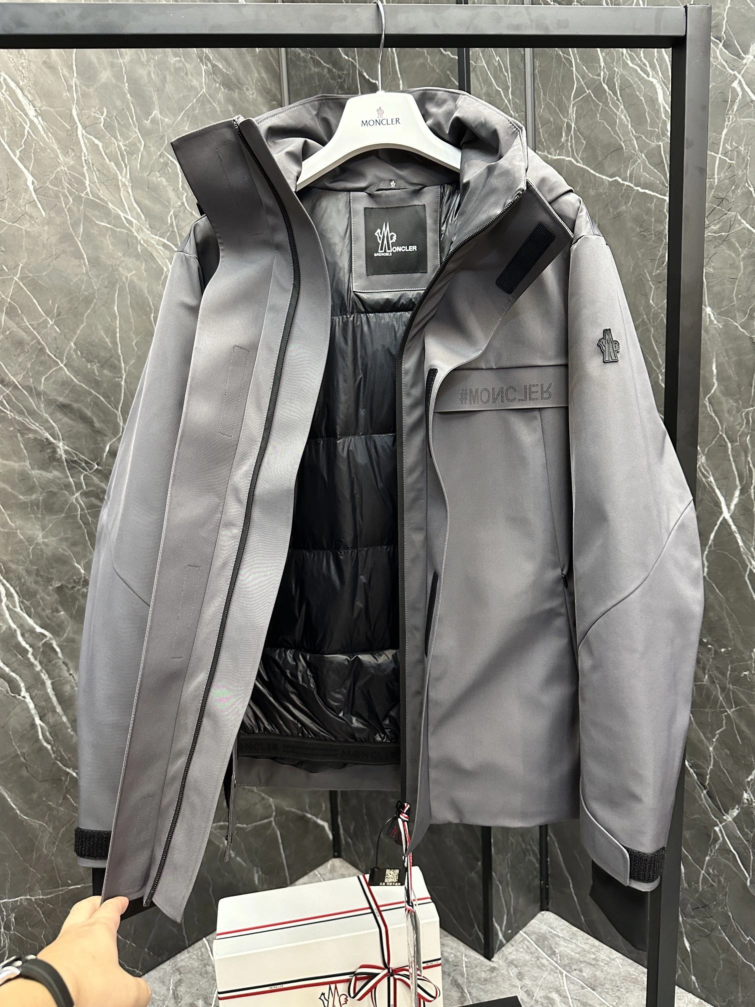 Moncler Down Jackets FastDry 145716