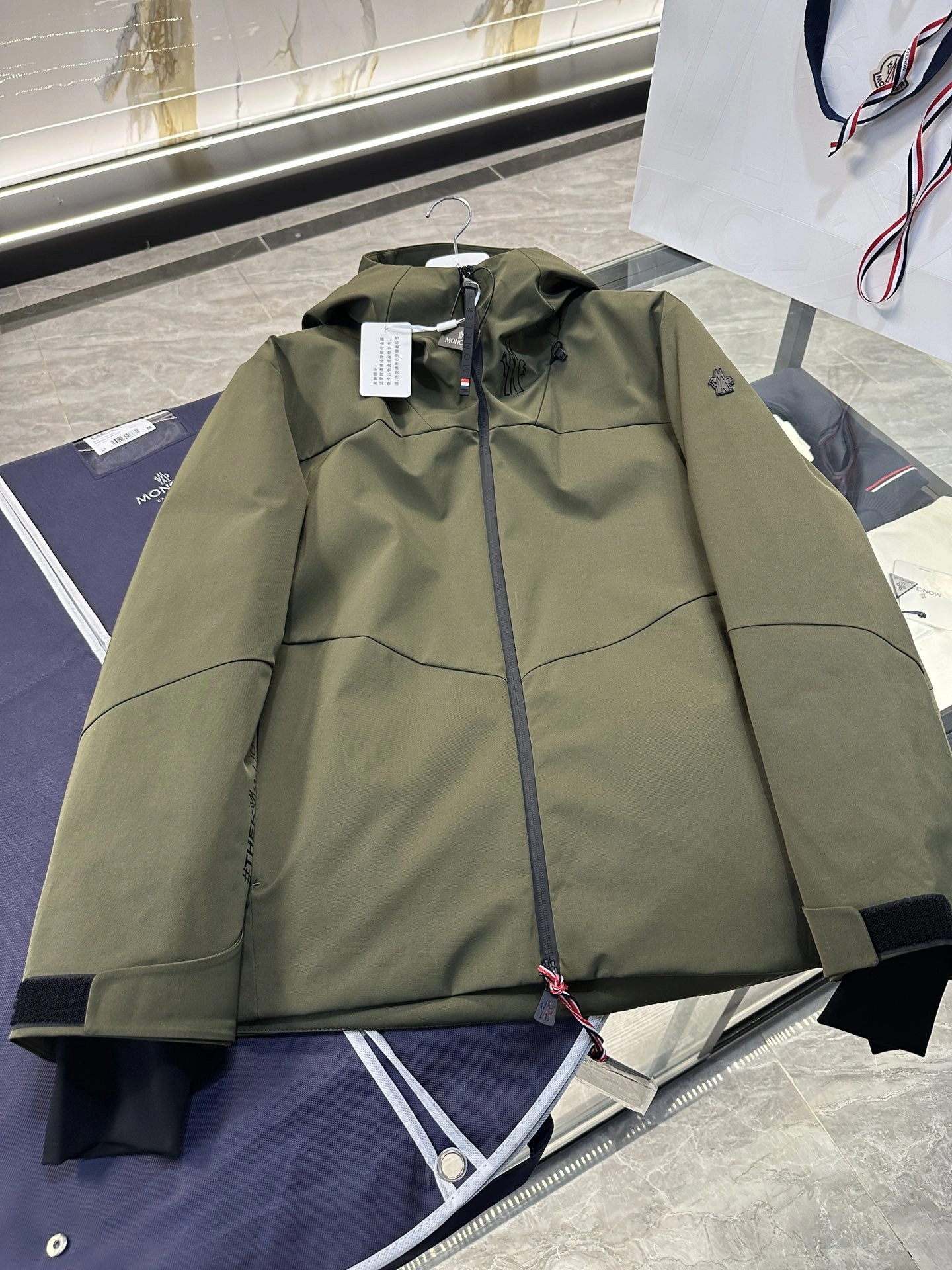 Moncler Down Jackets GoAnywhere 145701