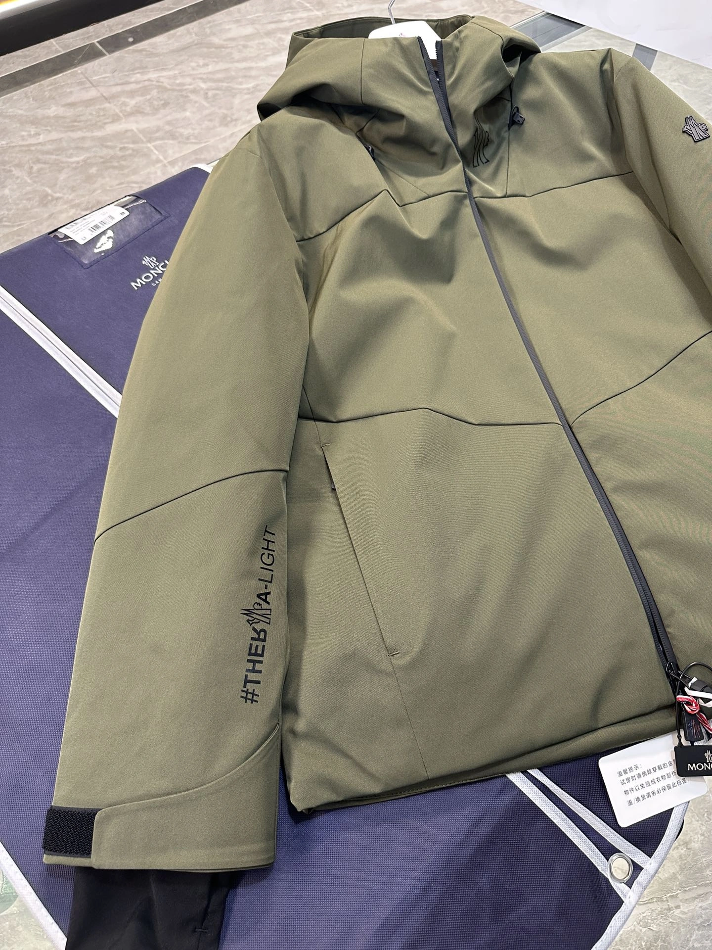 Moncler Down Jackets GoAnywhere 145701