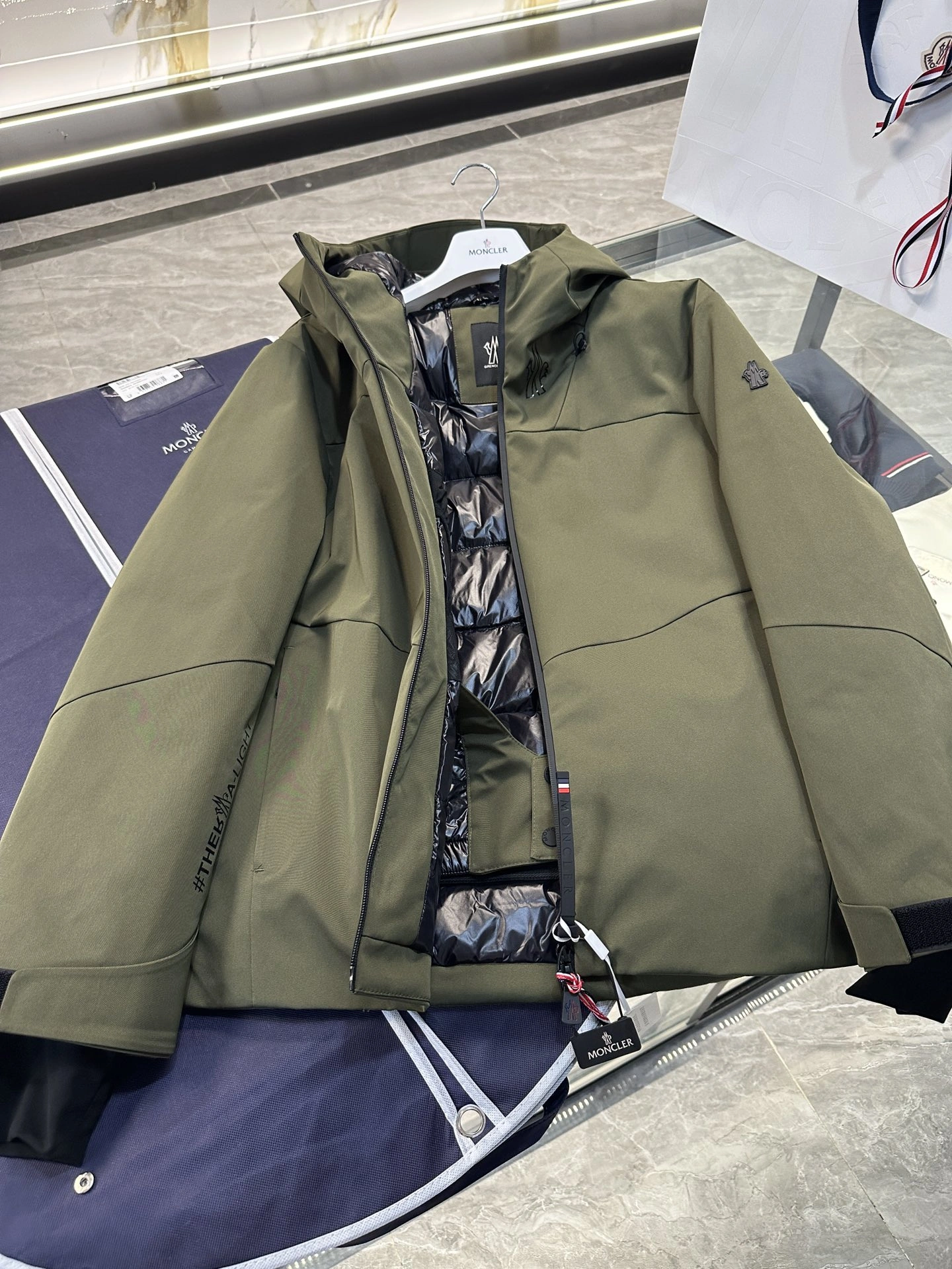 Moncler Down Jackets GoAnywhere 145701
