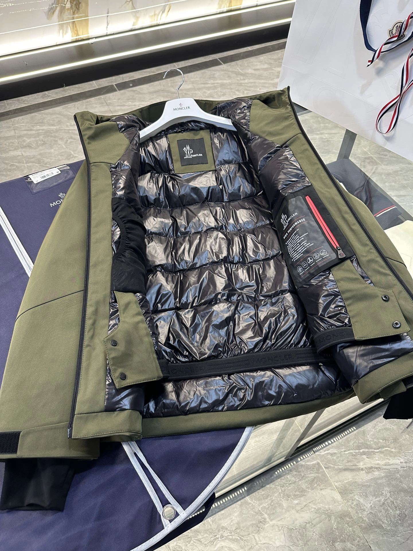 Moncler Down Jackets GoAnywhere 145701