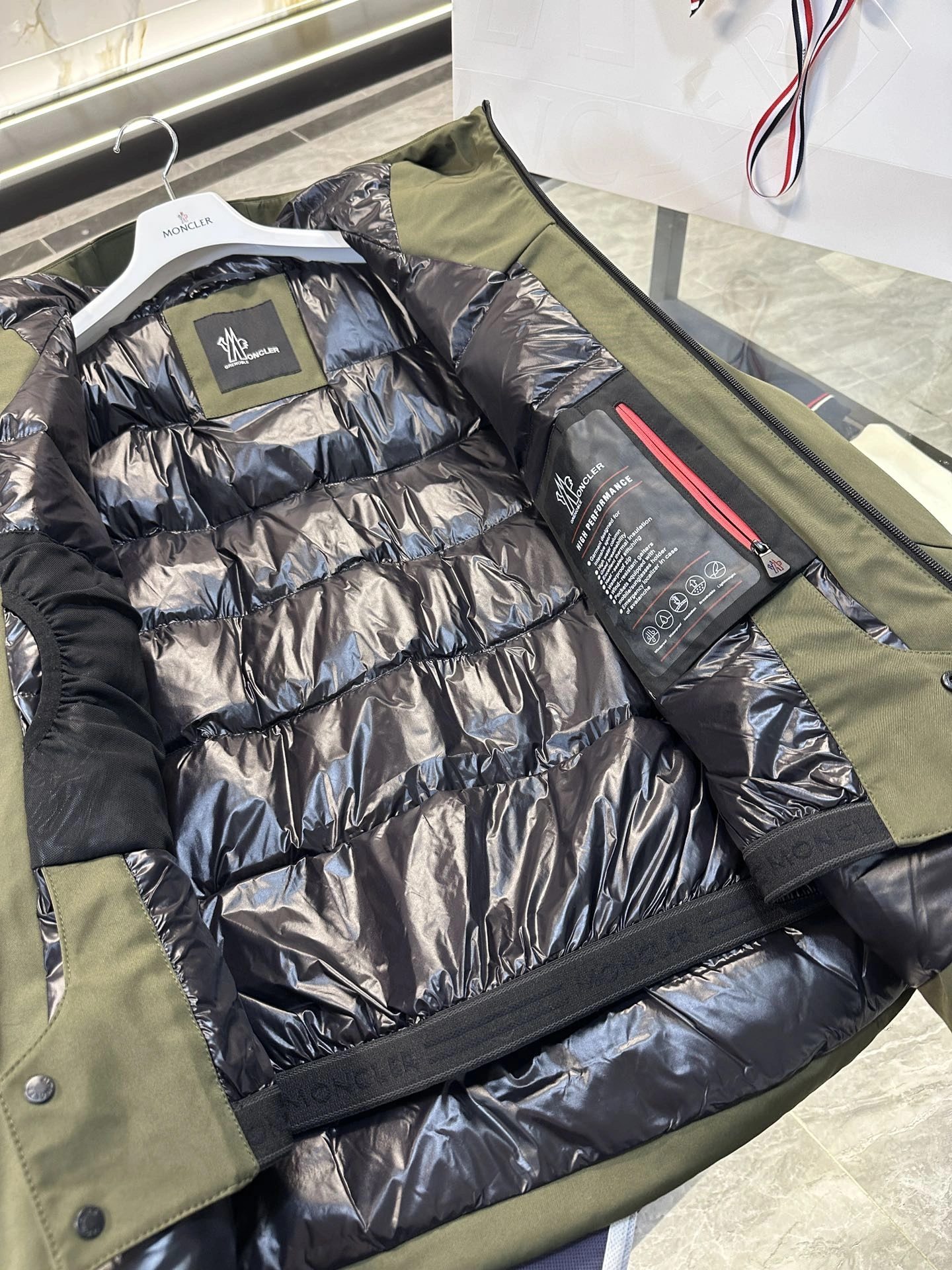 Moncler Down Jackets GoAnywhere 145701