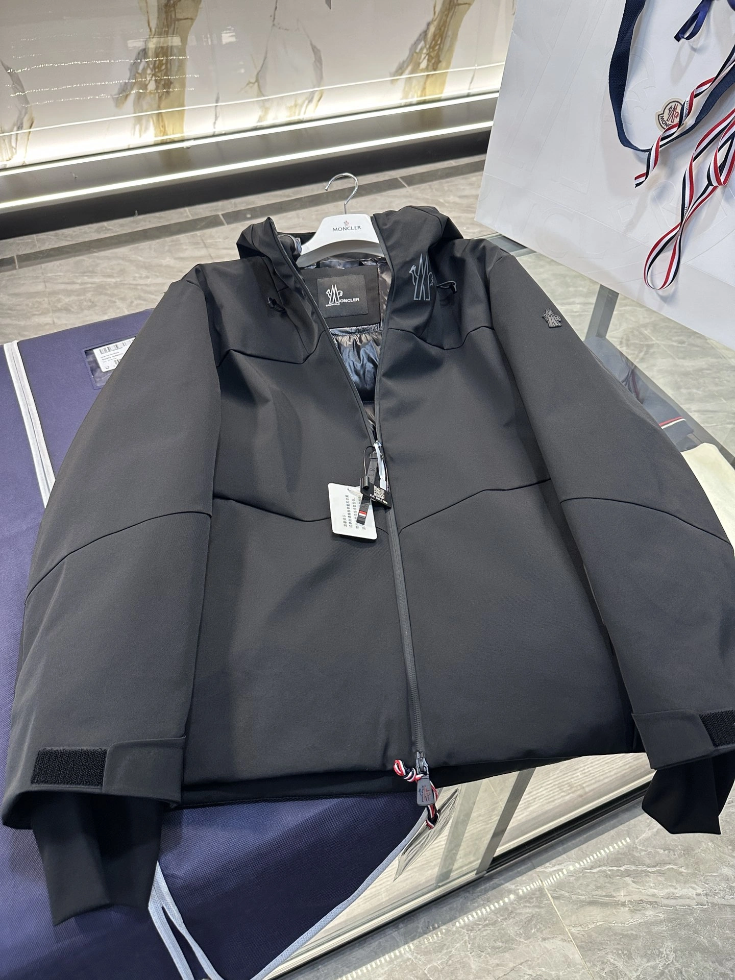 Breathable Moncler Down Jackets 145700