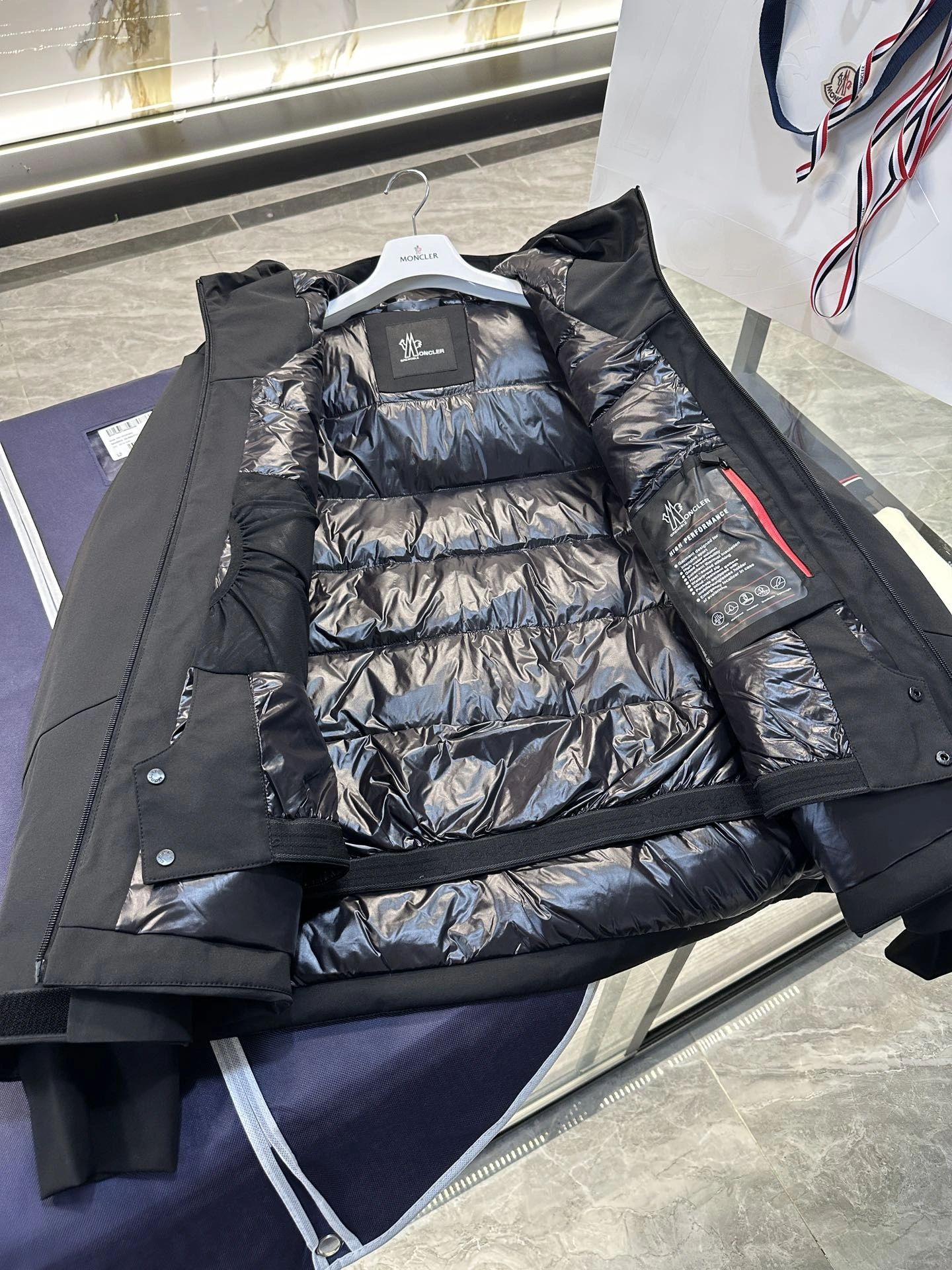 Breathable Moncler Down Jackets 145700