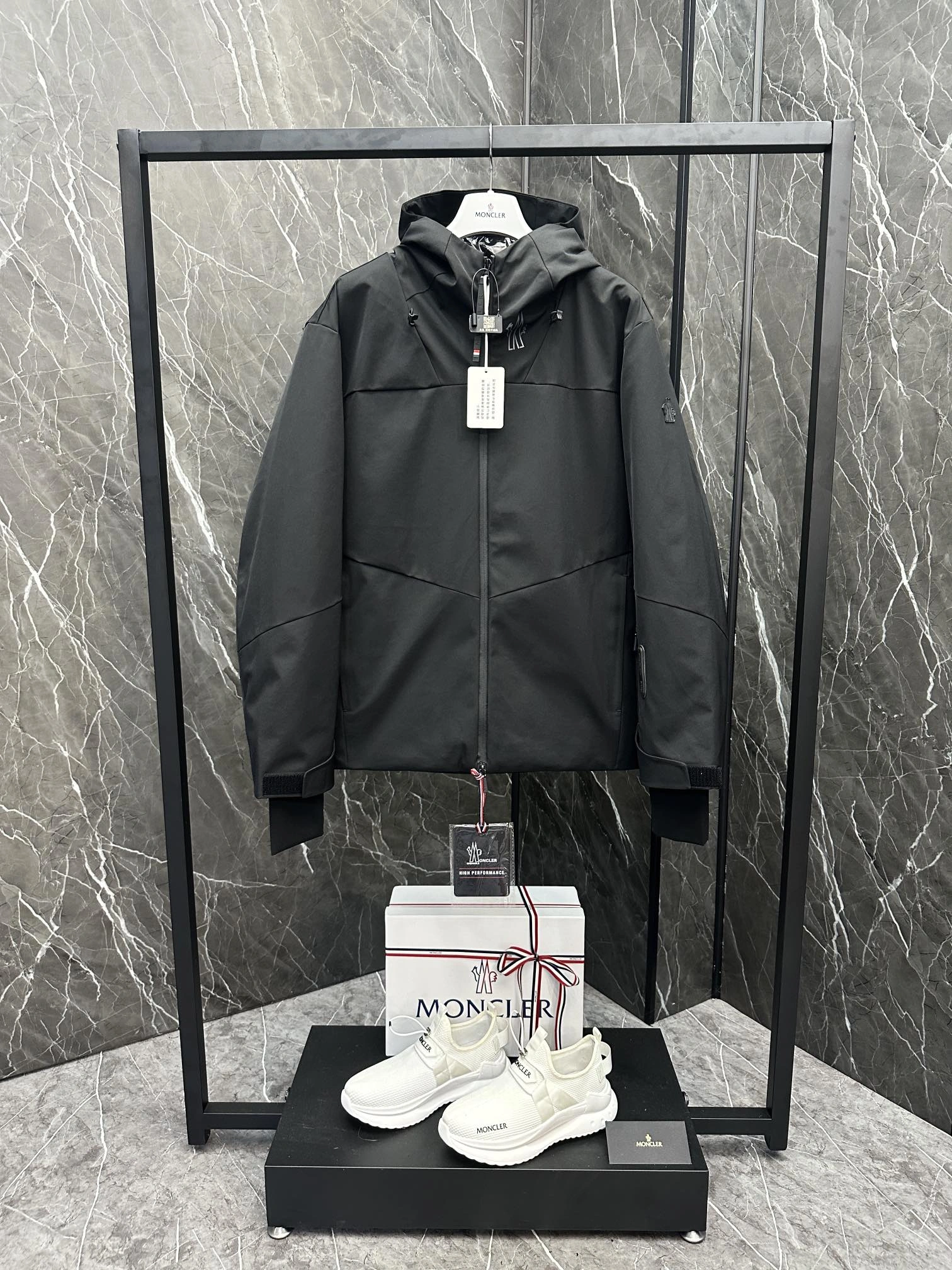 Moncler Down Jackets WrinkleFree 145703