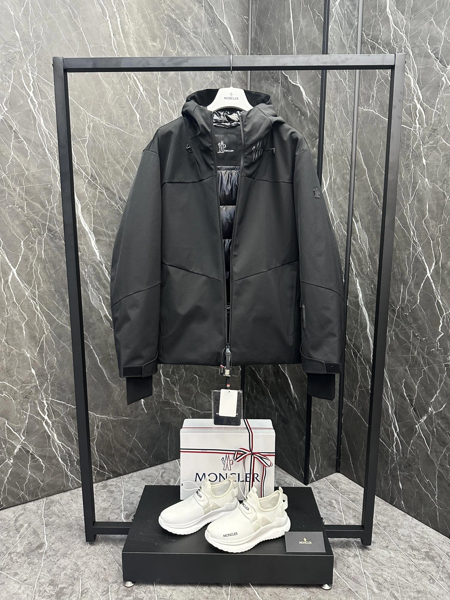 Moncler Down Jackets WrinkleFree 145703