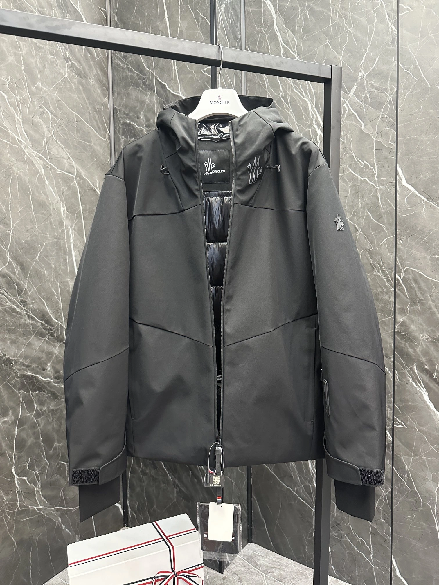 Moncler Down Jackets WrinkleFree 145703