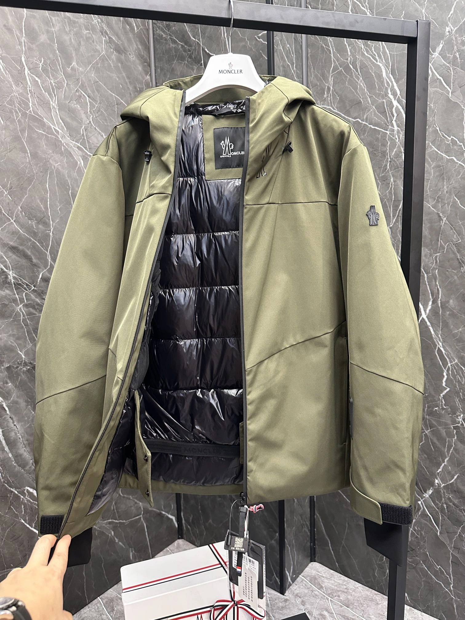 Moncler Down Jackets TimelessDesign 145713