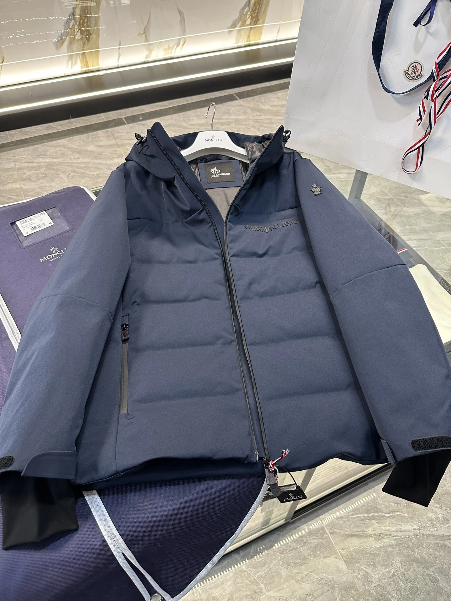 Moncler Down Jackets Fashionable 145702