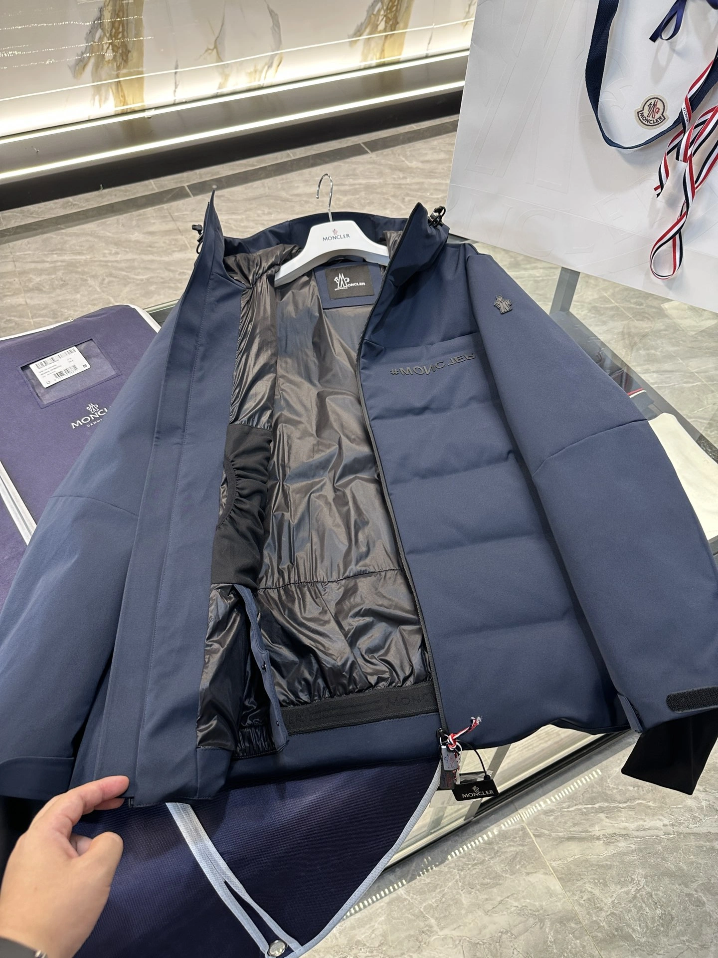 Moncler Down Jackets Fashionable 145702