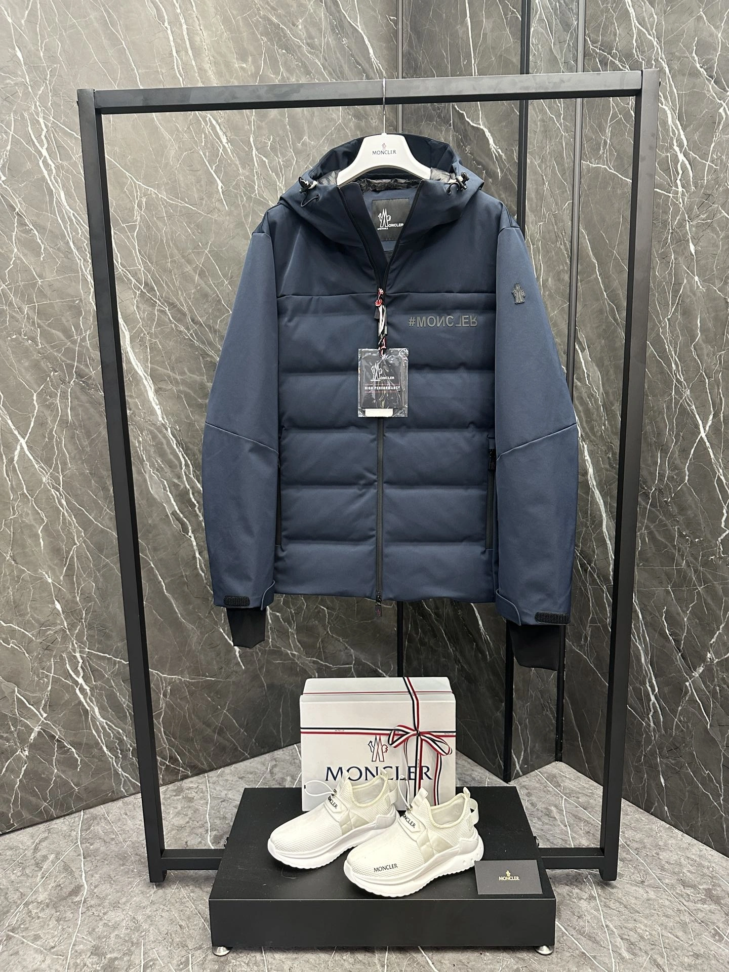 Moncler Down Jackets Bright 145708