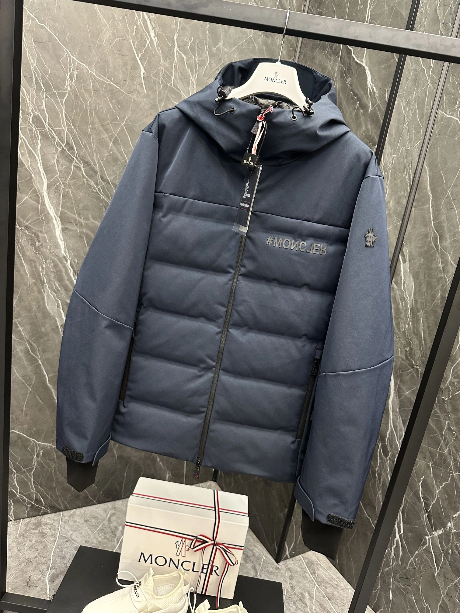 Moncler Down Jackets Bright 145708