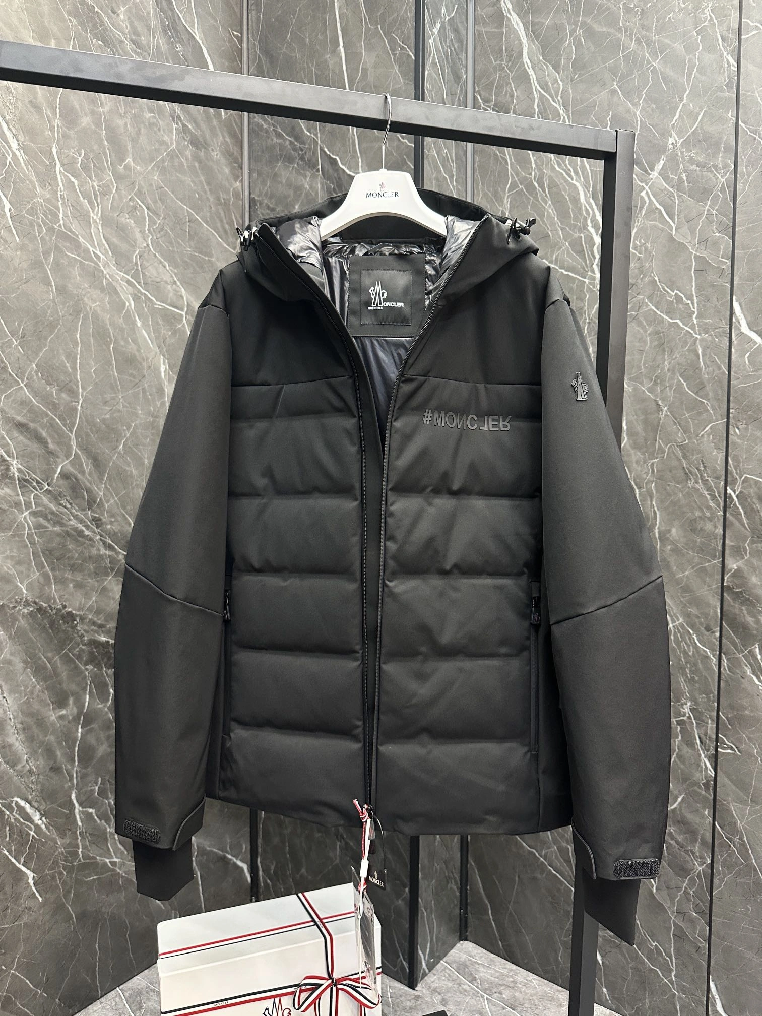StreetReady Moncler Down Jackets 145721