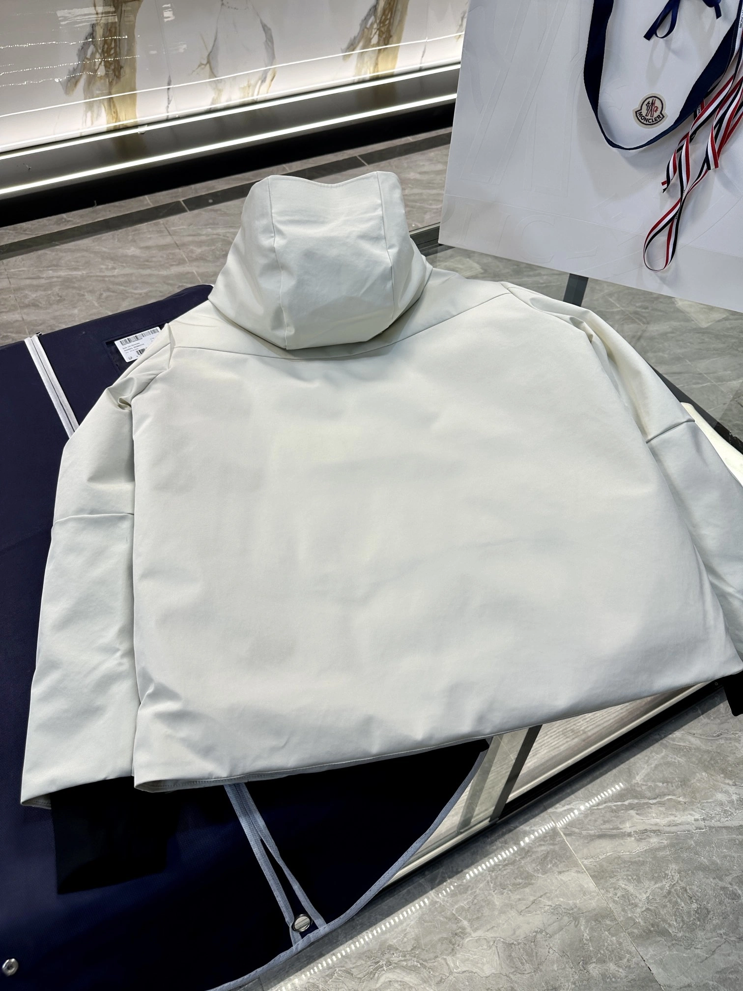 Snug Moncler Down Jackets 145693