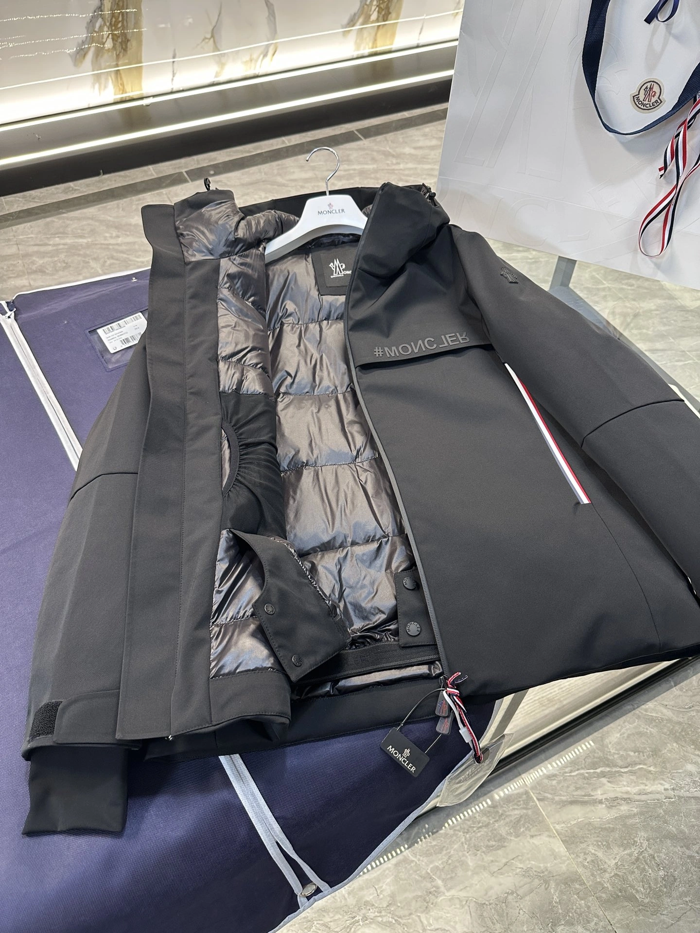 Seasonal Moncler Down Jackets 145696