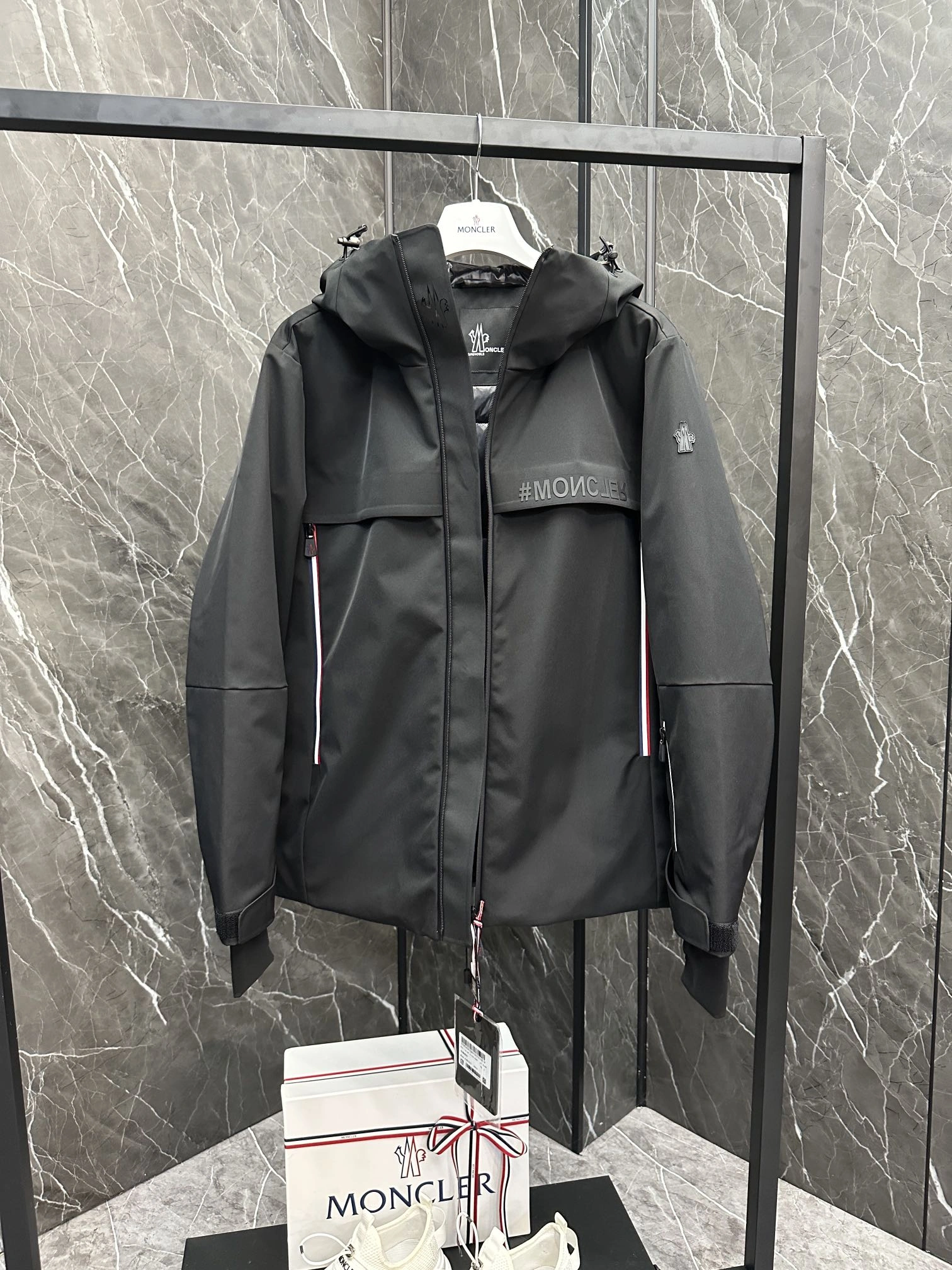Moncler Down Jackets Casual 145711