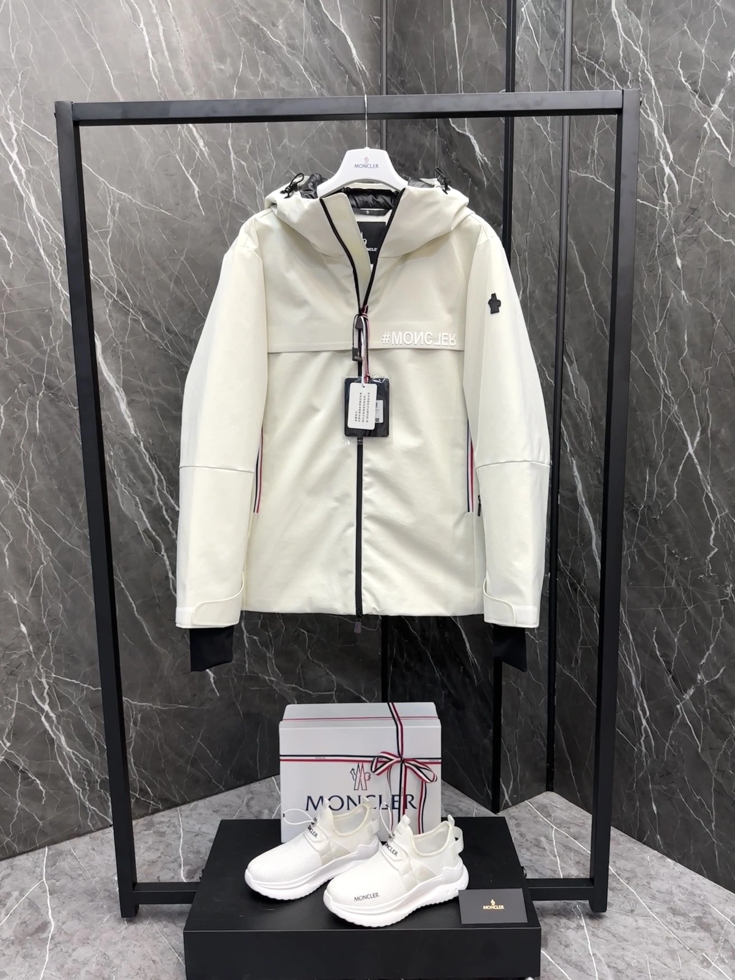 Modern Moncler Down Jackets 145722