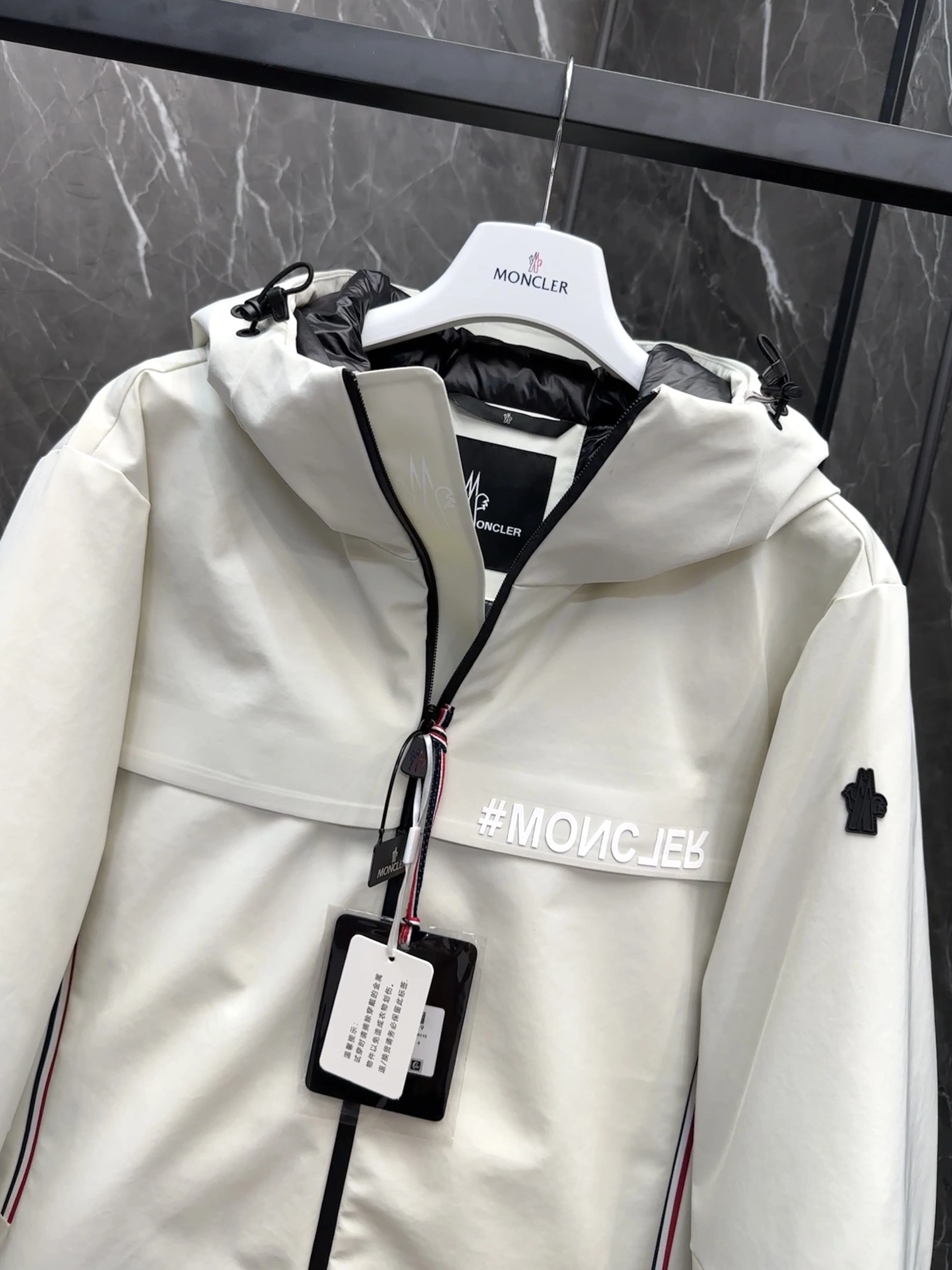 Modern Moncler Down Jackets 145722