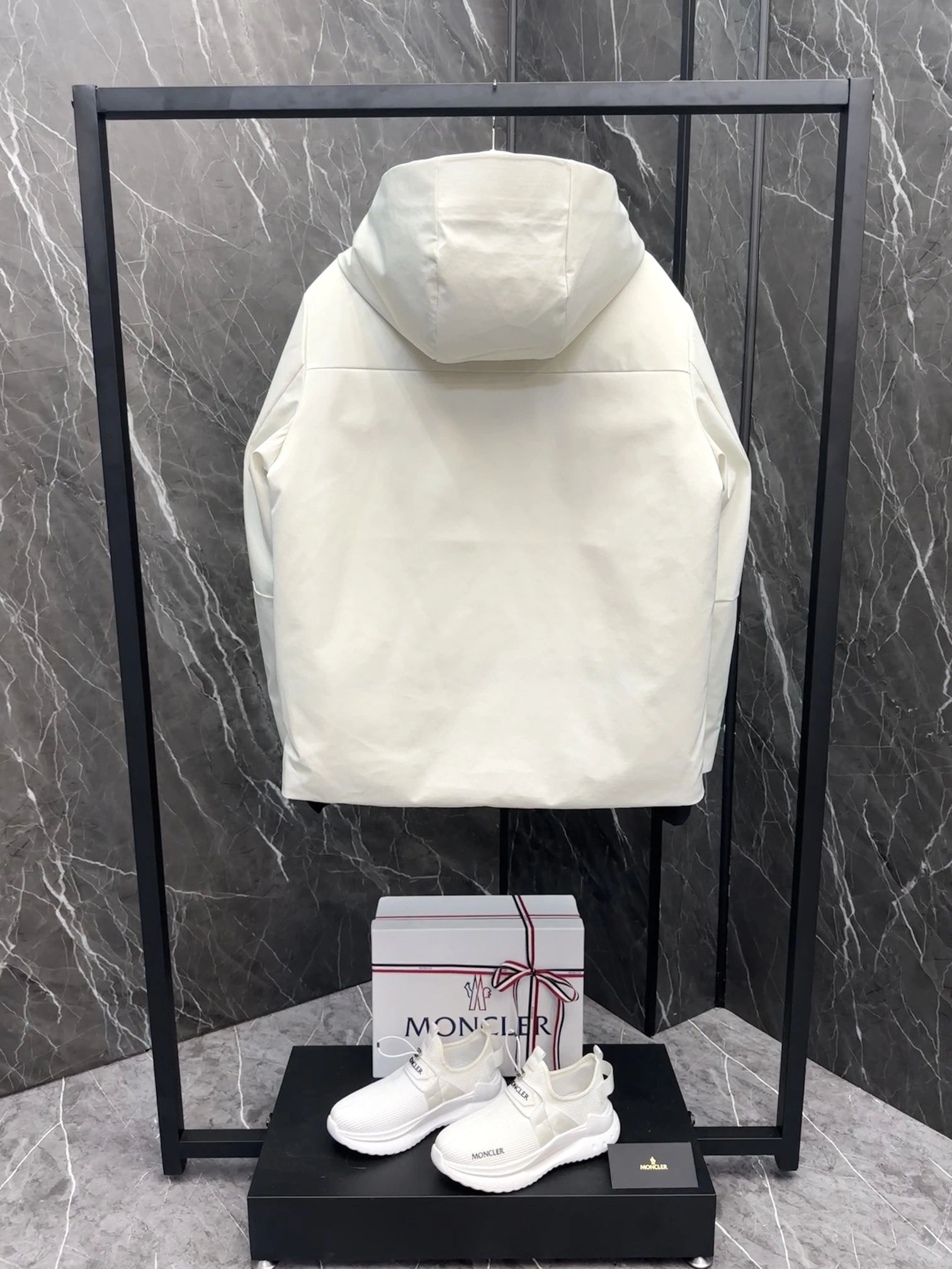 Modern Moncler Down Jackets 145722