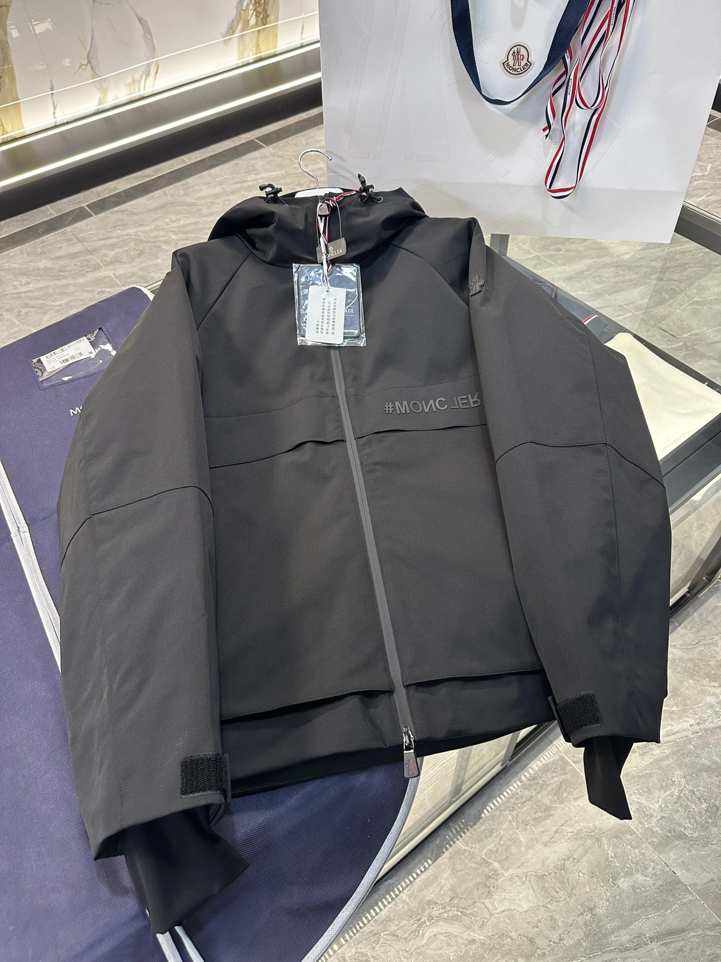 OdorResistant Moncler Down Jackets 145691