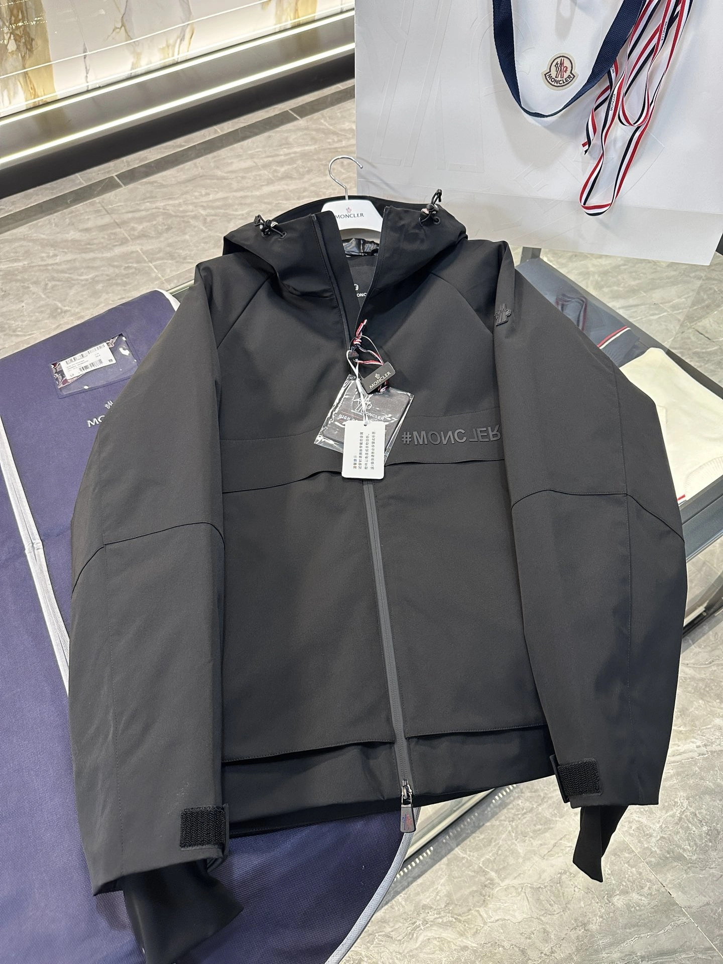 OdorResistant Moncler Down Jackets 145691