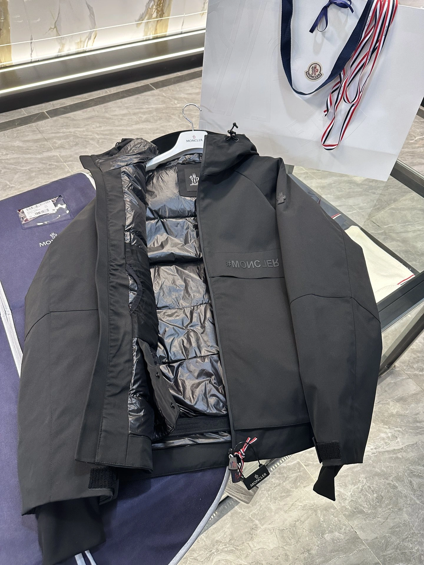 OdorResistant Moncler Down Jackets 145691