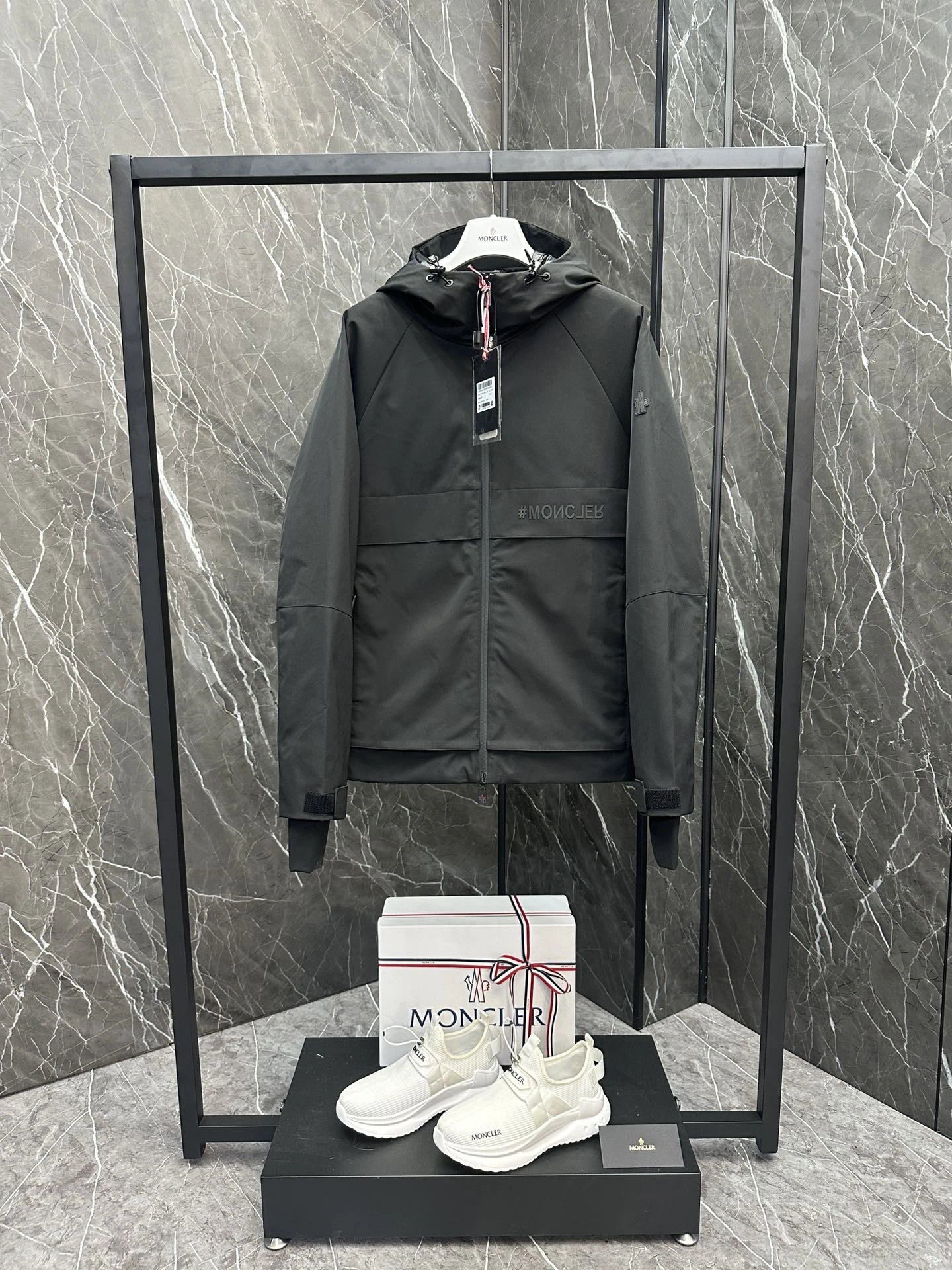 Unisex Moncler Down Jackets 145692