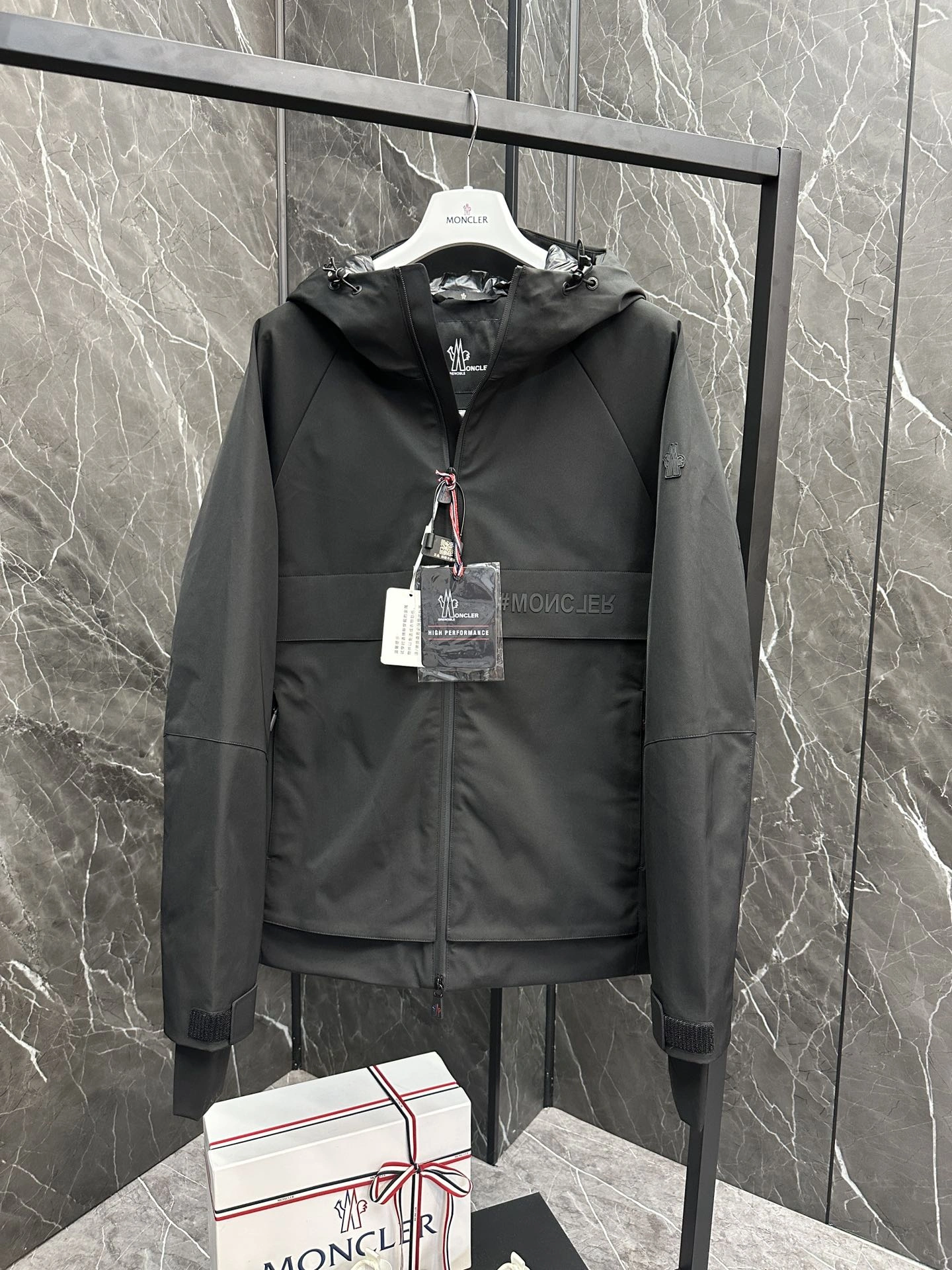 Unisex Moncler Down Jackets 145692