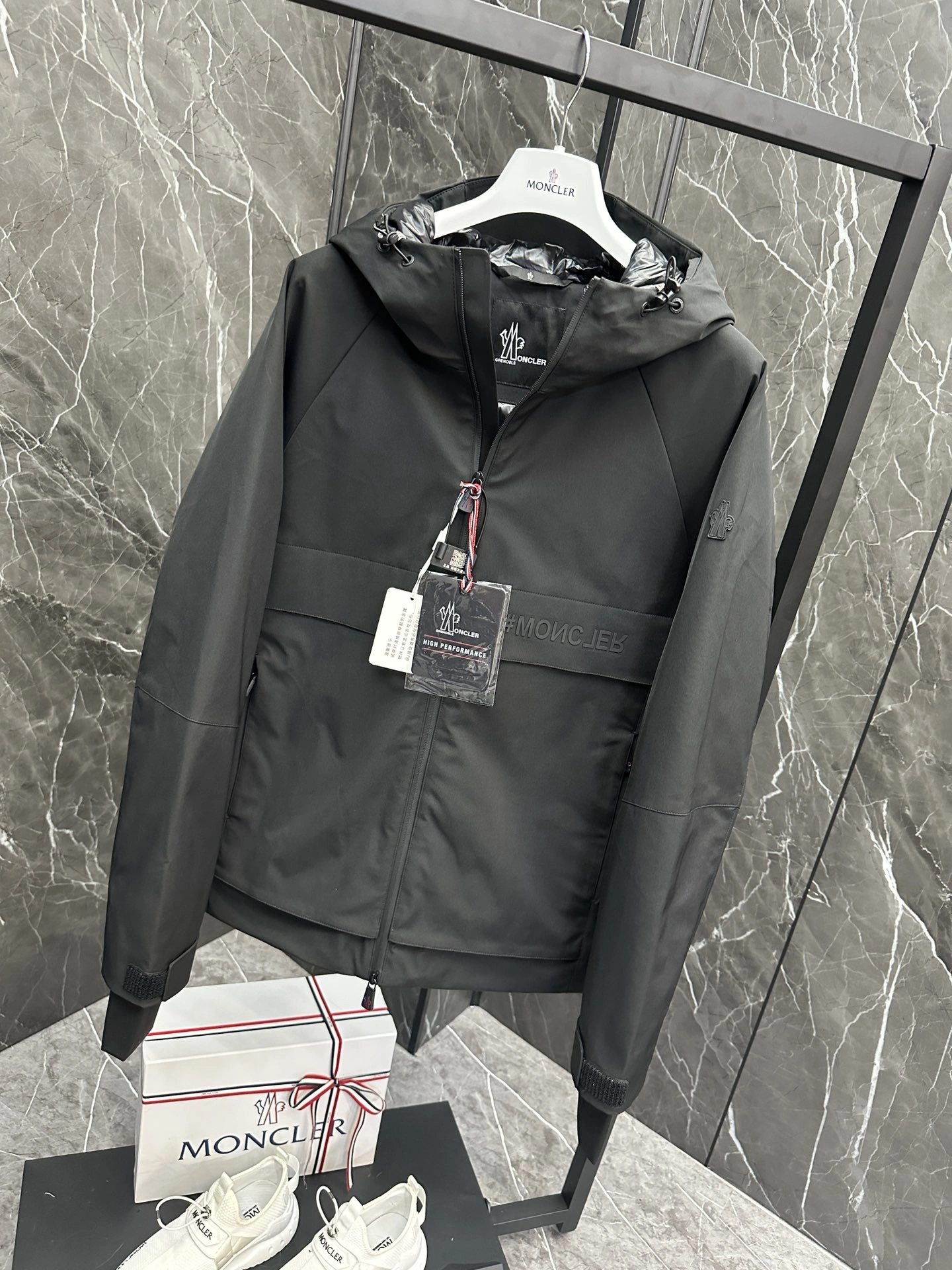 Unisex Moncler Down Jackets 145692