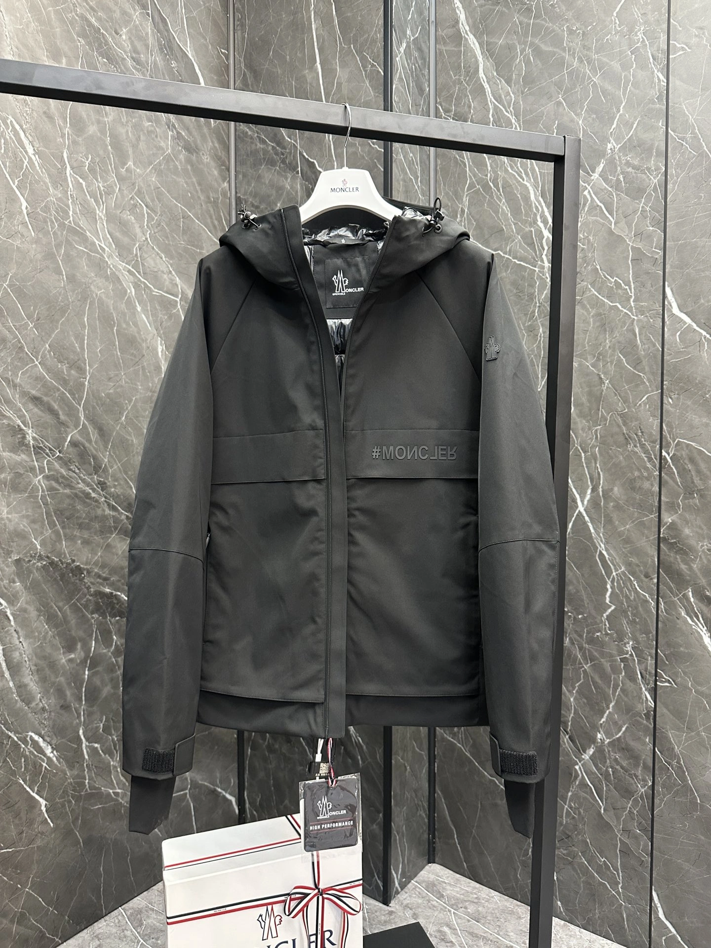 Unisex Moncler Down Jackets 145692