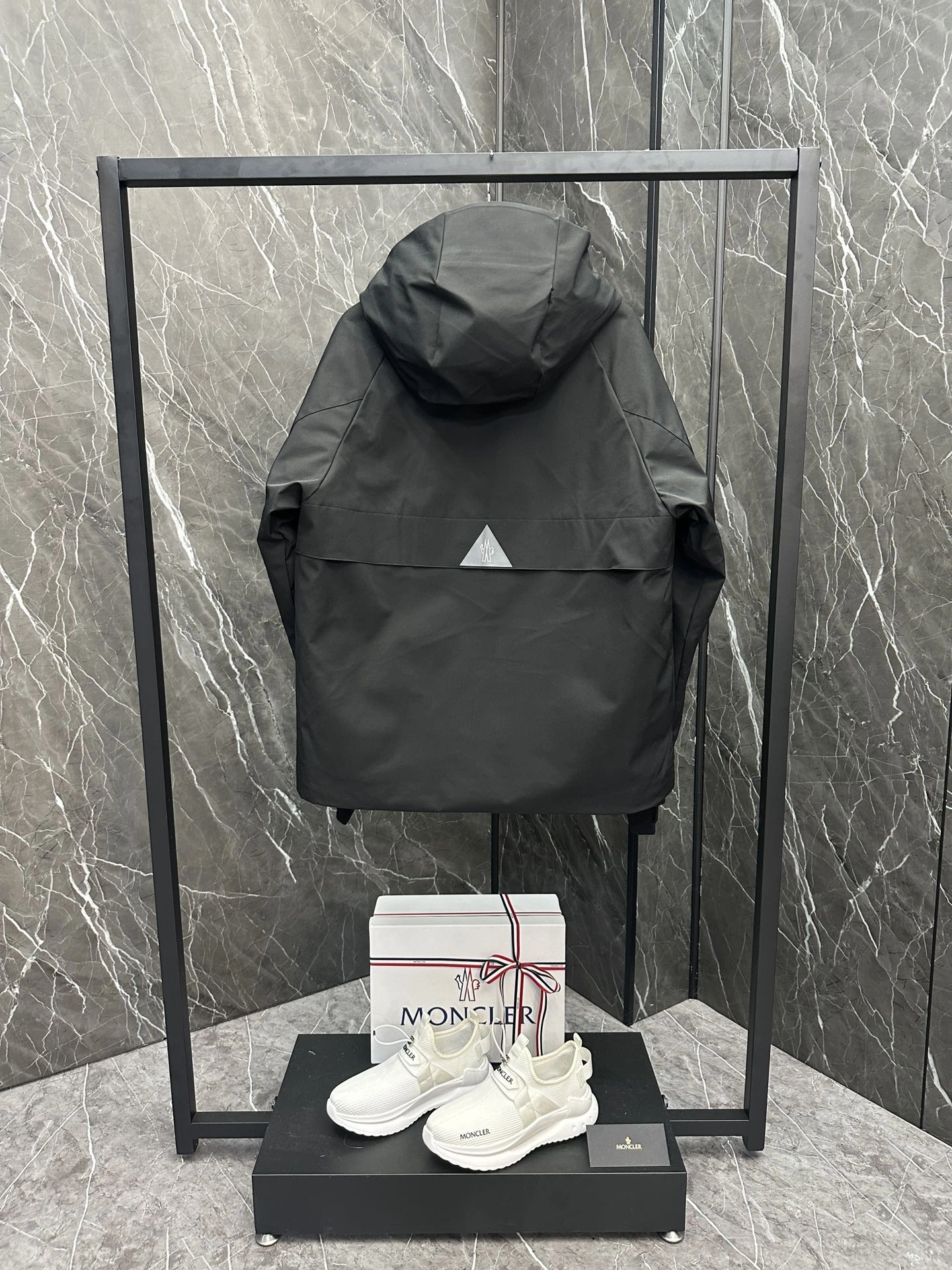 Unisex Moncler Down Jackets 145692