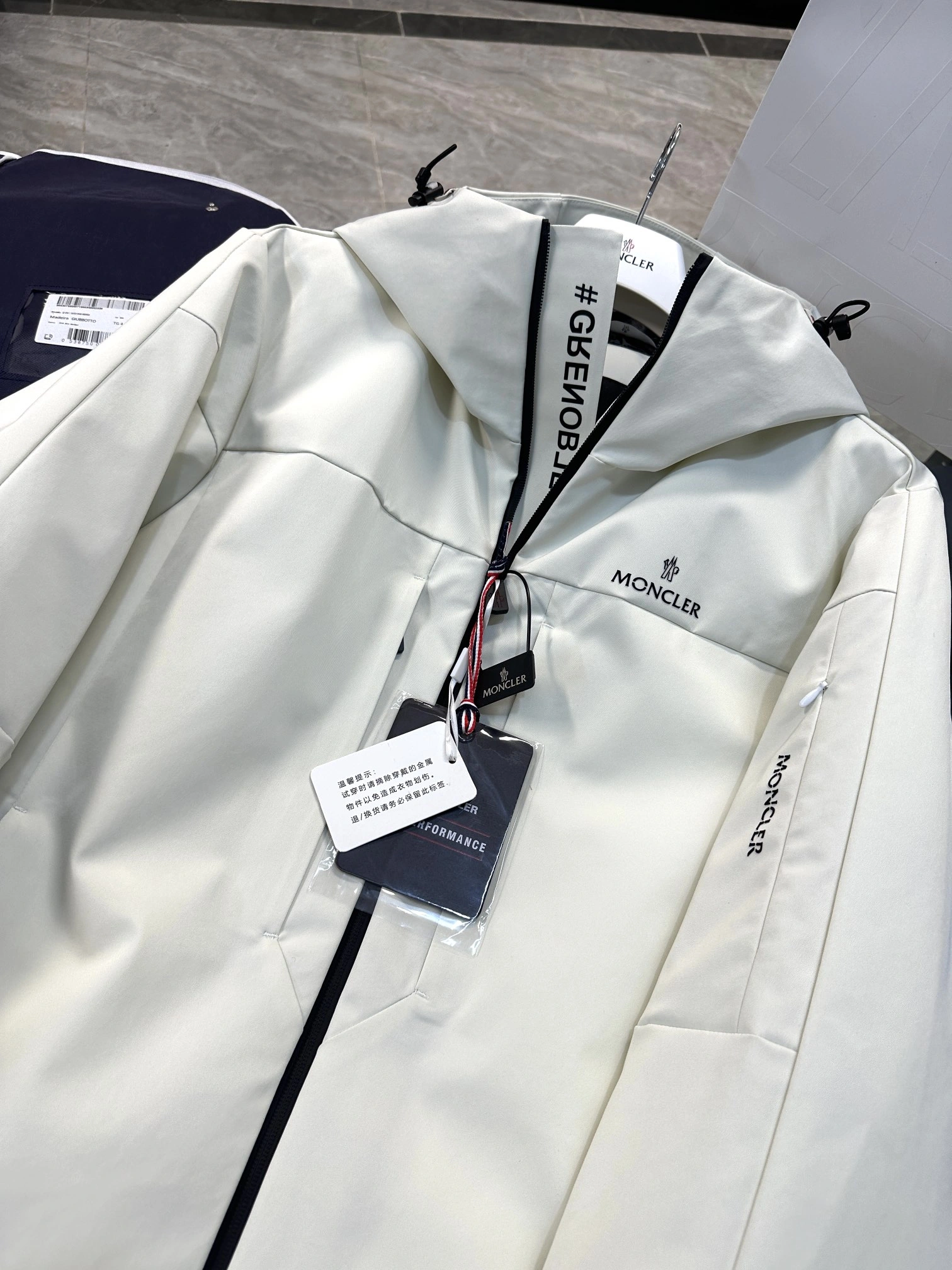 Moncler Down Jackets Breathable 145699