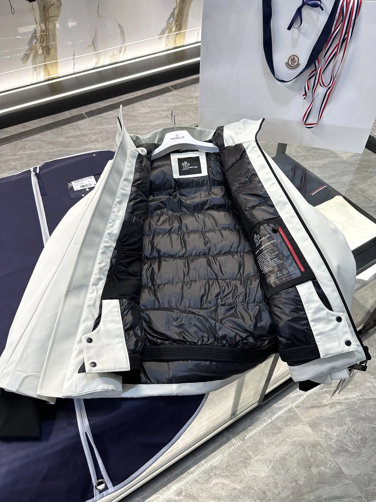 Moncler Down Jackets Breathable 145699