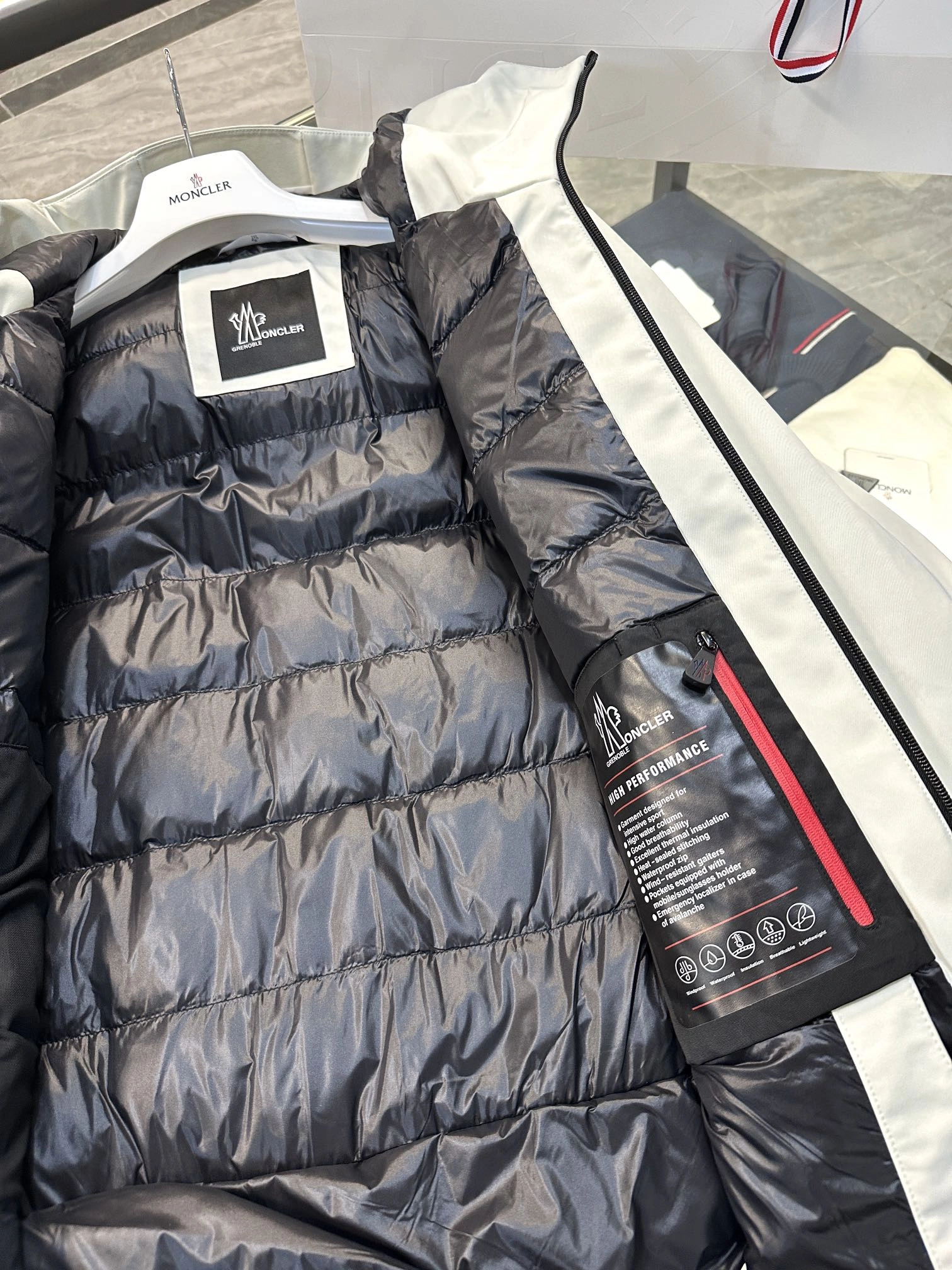 Moncler Down Jackets Breathable 145699