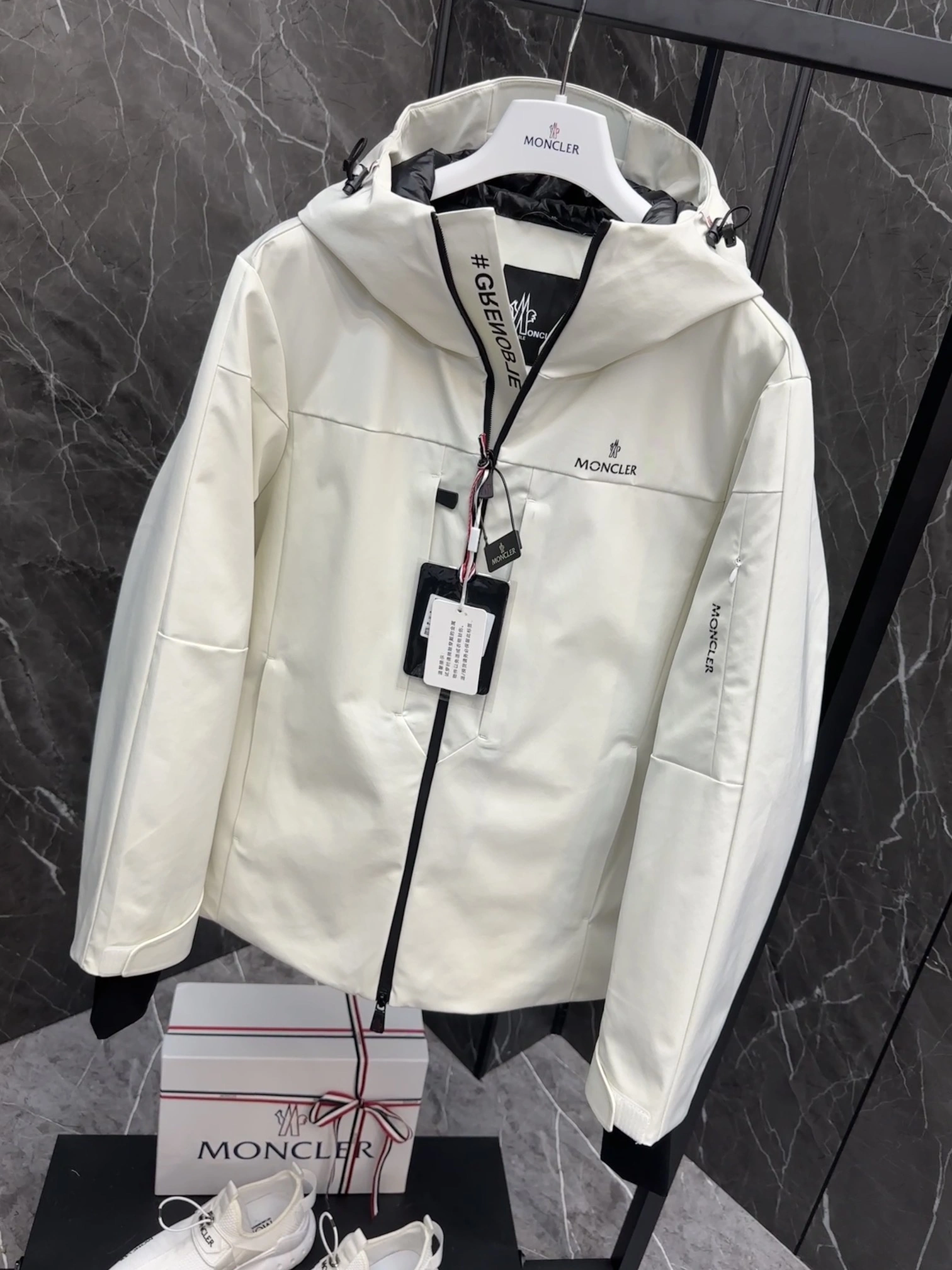 Moncler Down Jackets Lightweight 145689