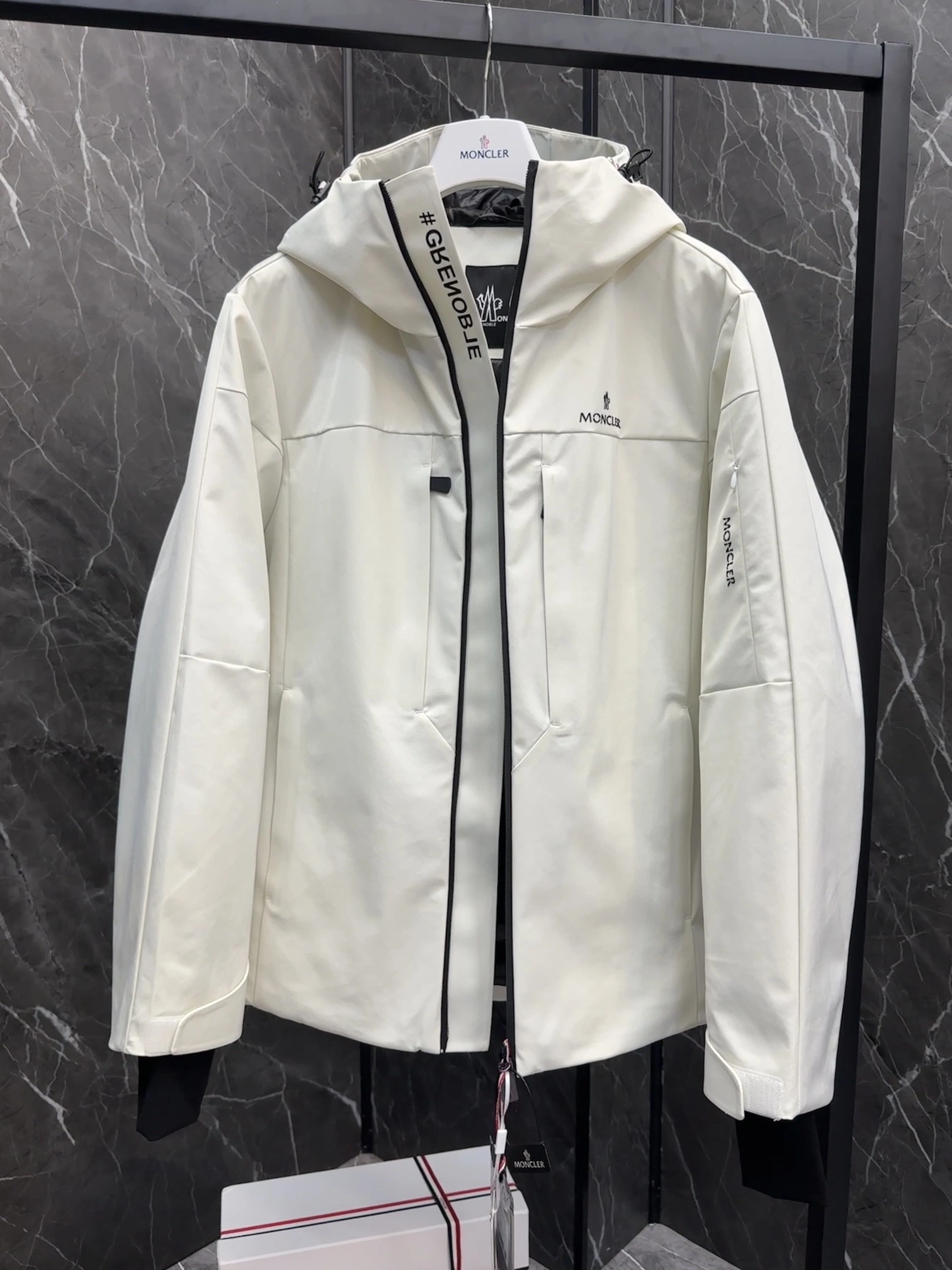 Moncler Down Jackets Lightweight 145689