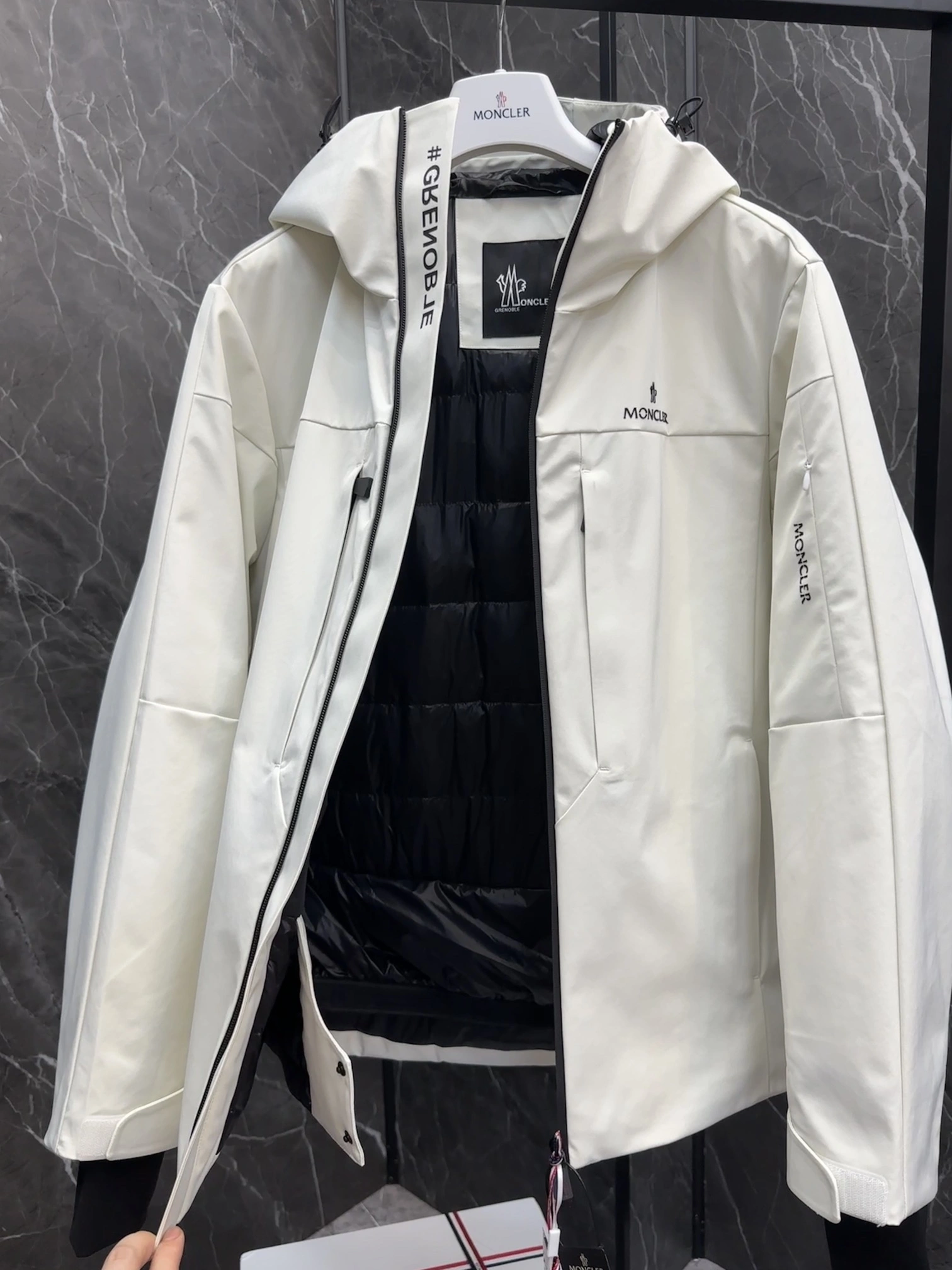 Moncler Down Jackets Lightweight 145689