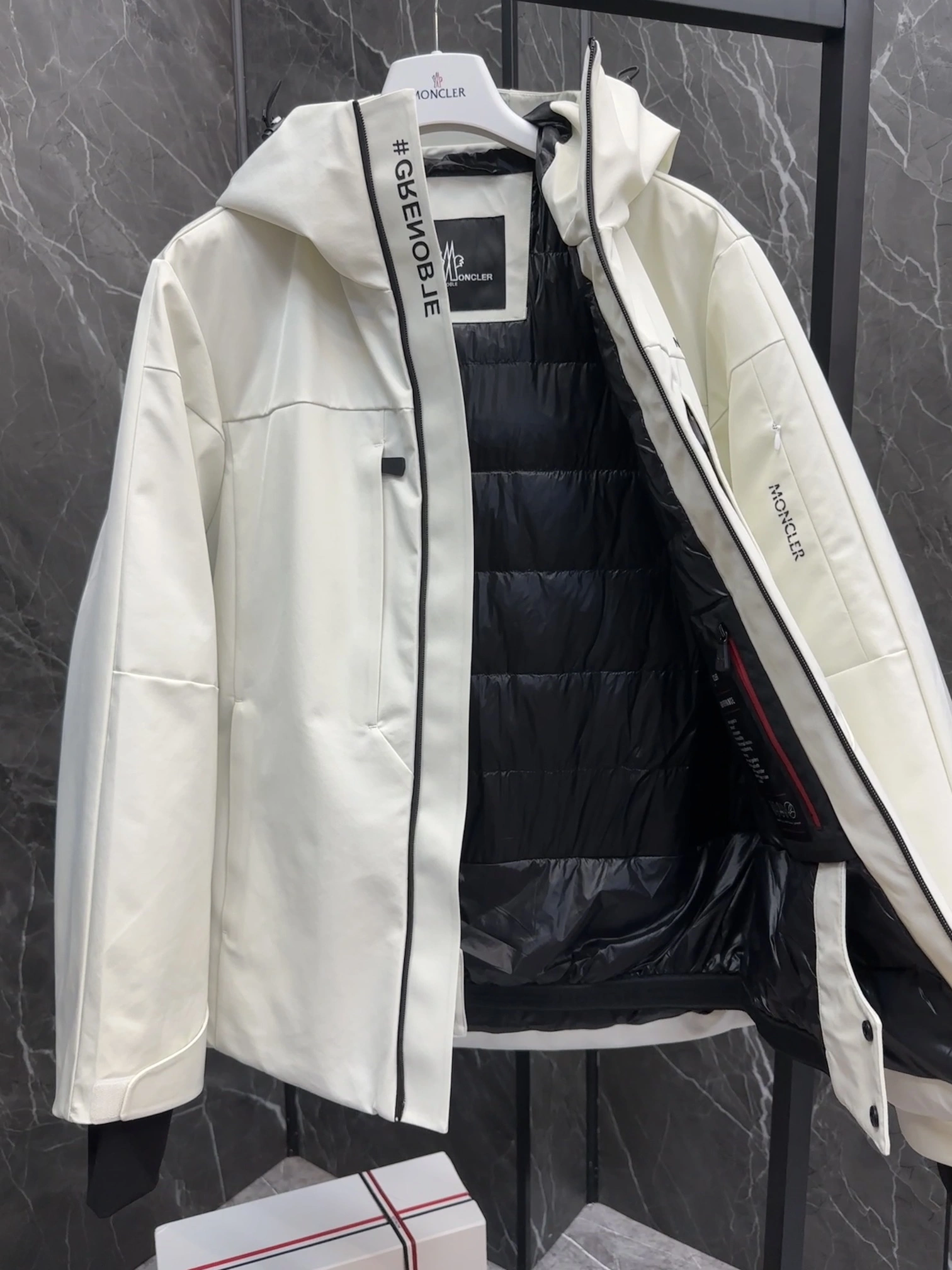 Moncler Down Jackets Lightweight 145689