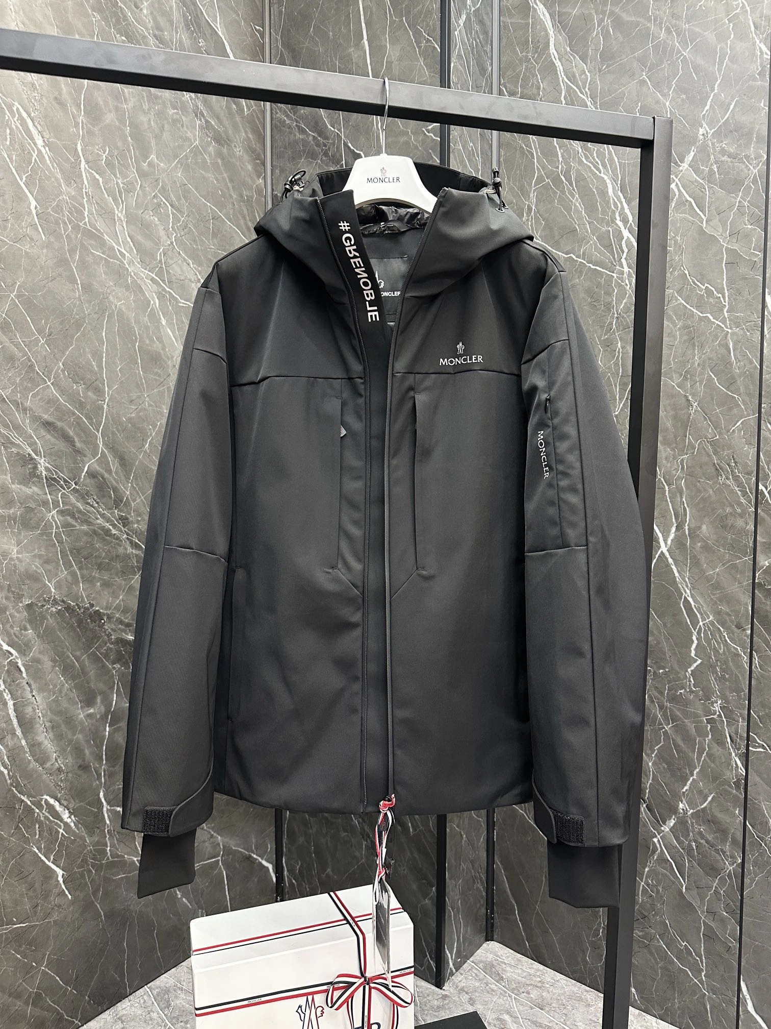 GoAnywhere Moncler Down Jackets 145688